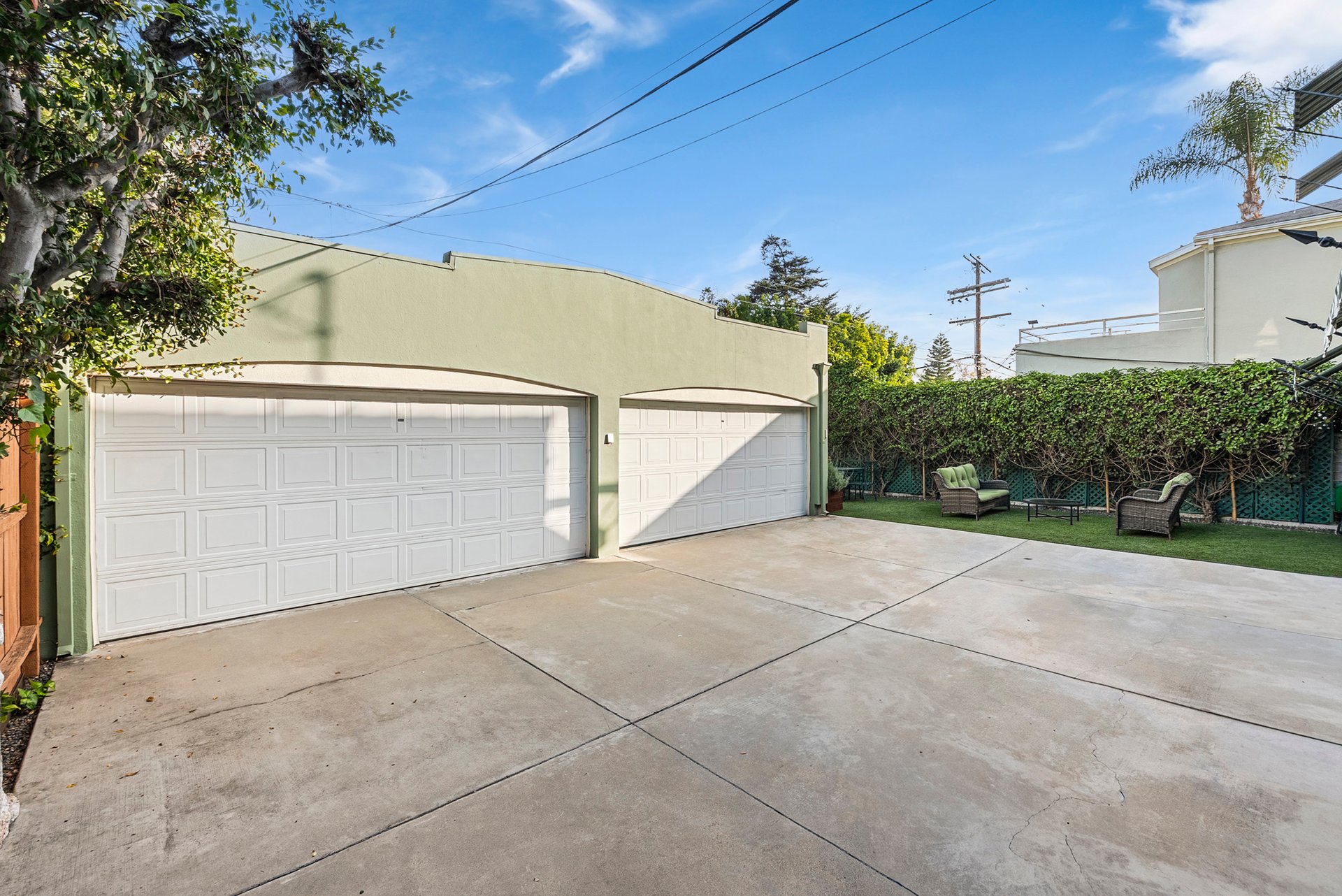 104 N Harper Ave, Beverly Grove