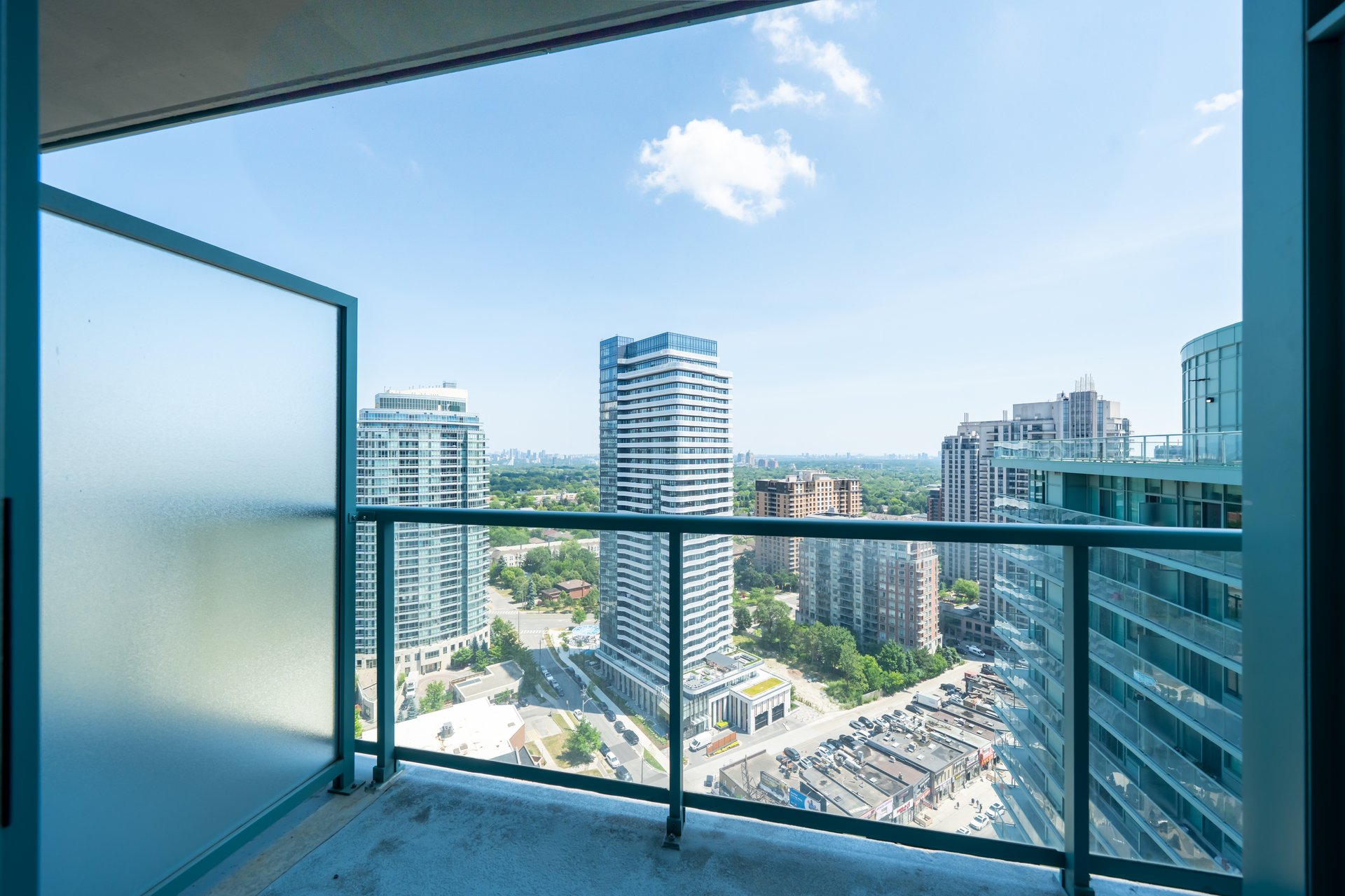 5508 Yonge St PH02