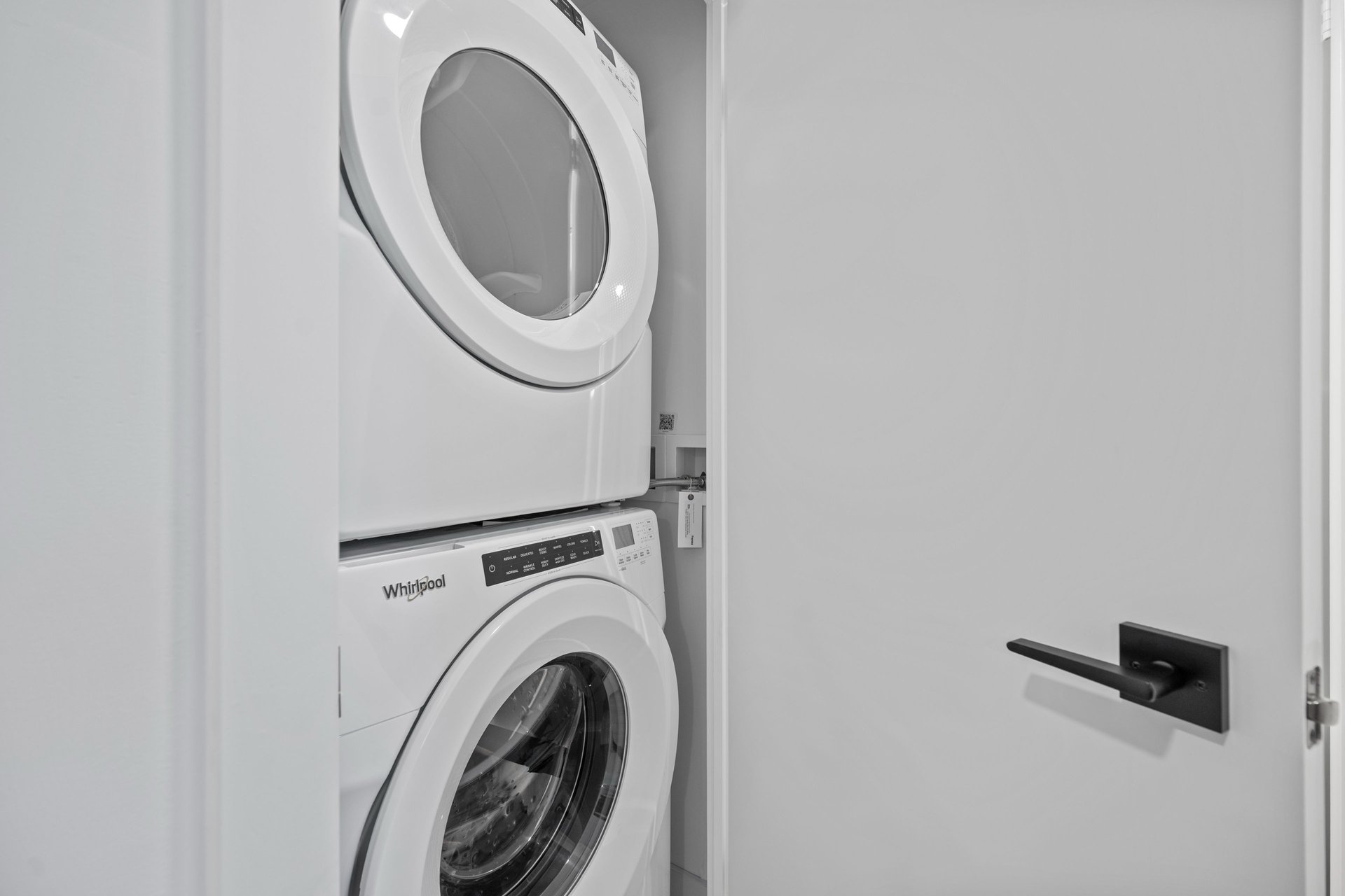 327 King Street W Unit: 306