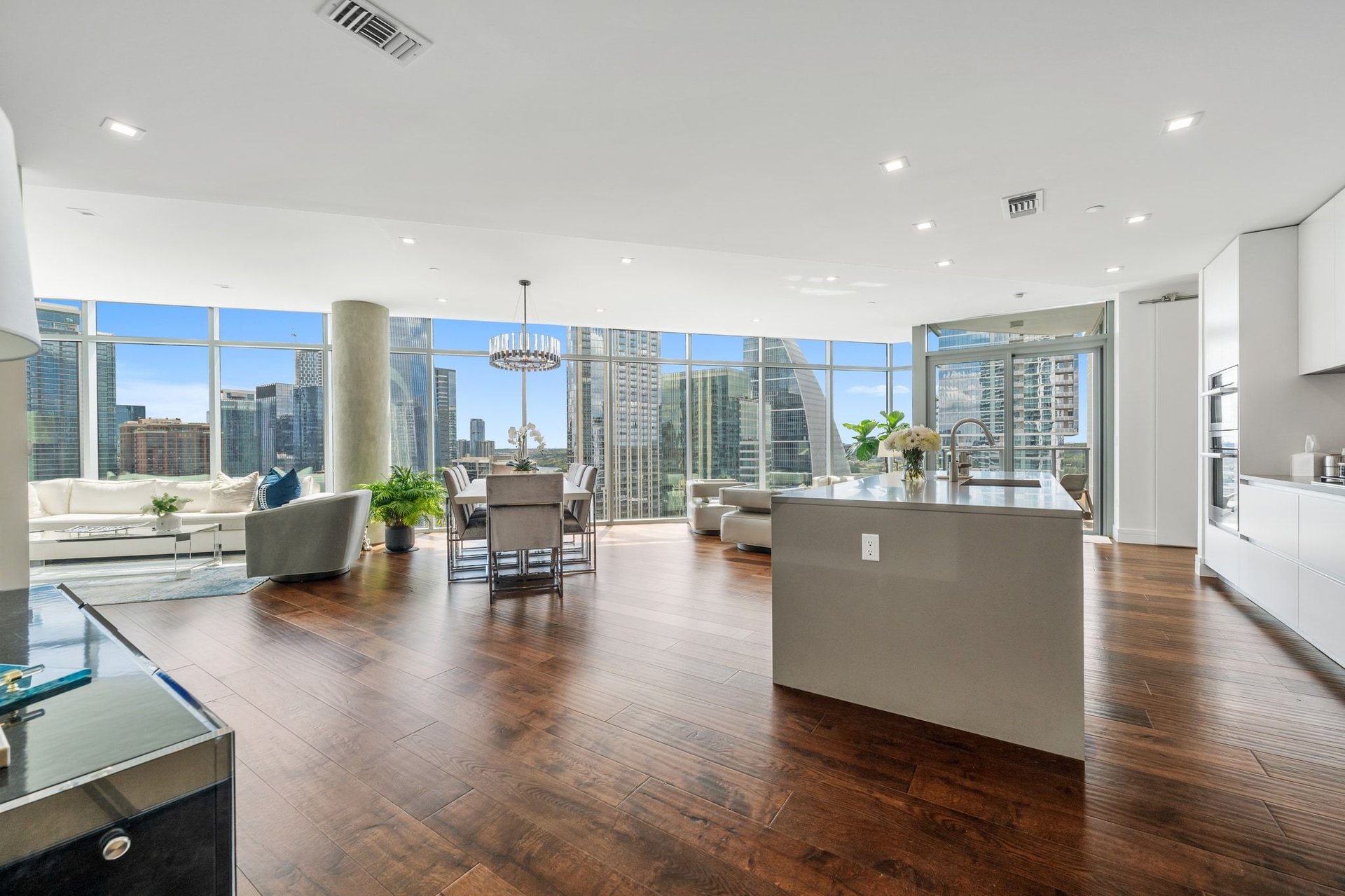 501 West Ave #2301