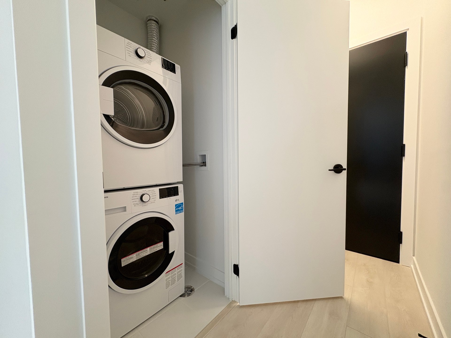 117 Broadway Ave W Unit: 2401