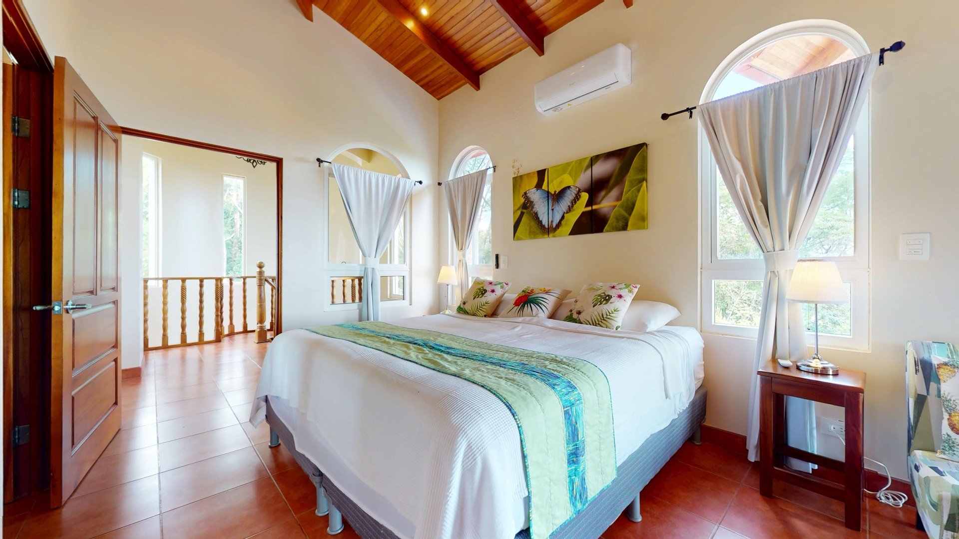 Ojochateau - Rare Ocean & Mountain View 4BR Home in Costa Rica