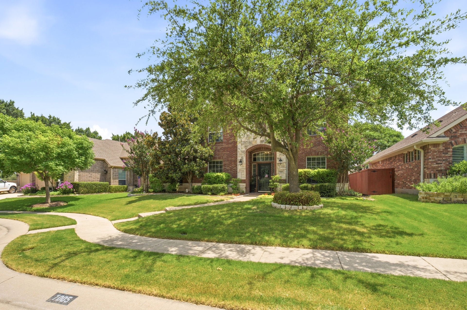 7005 Royal Glen Trail