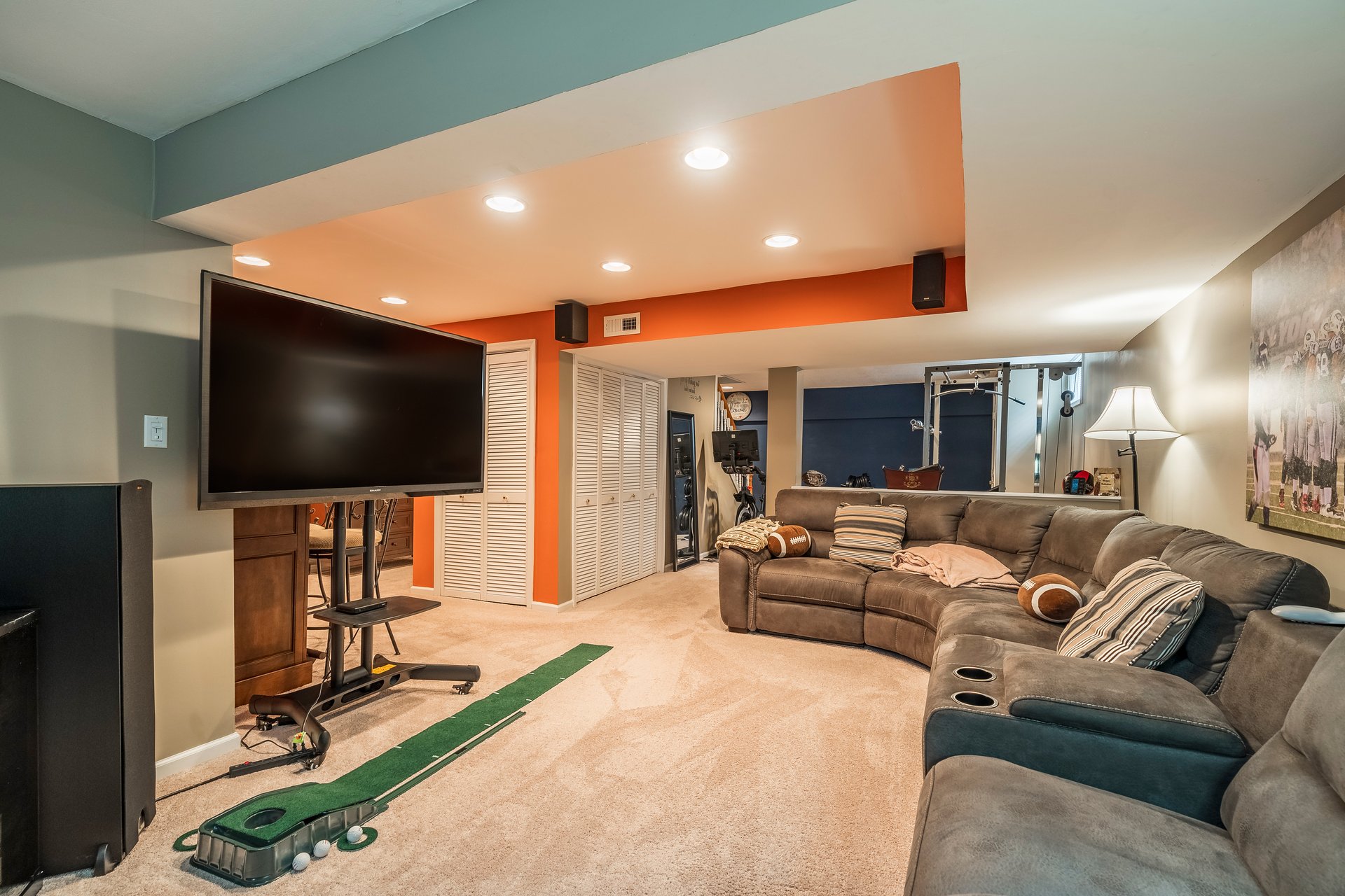 7055 Maple Court