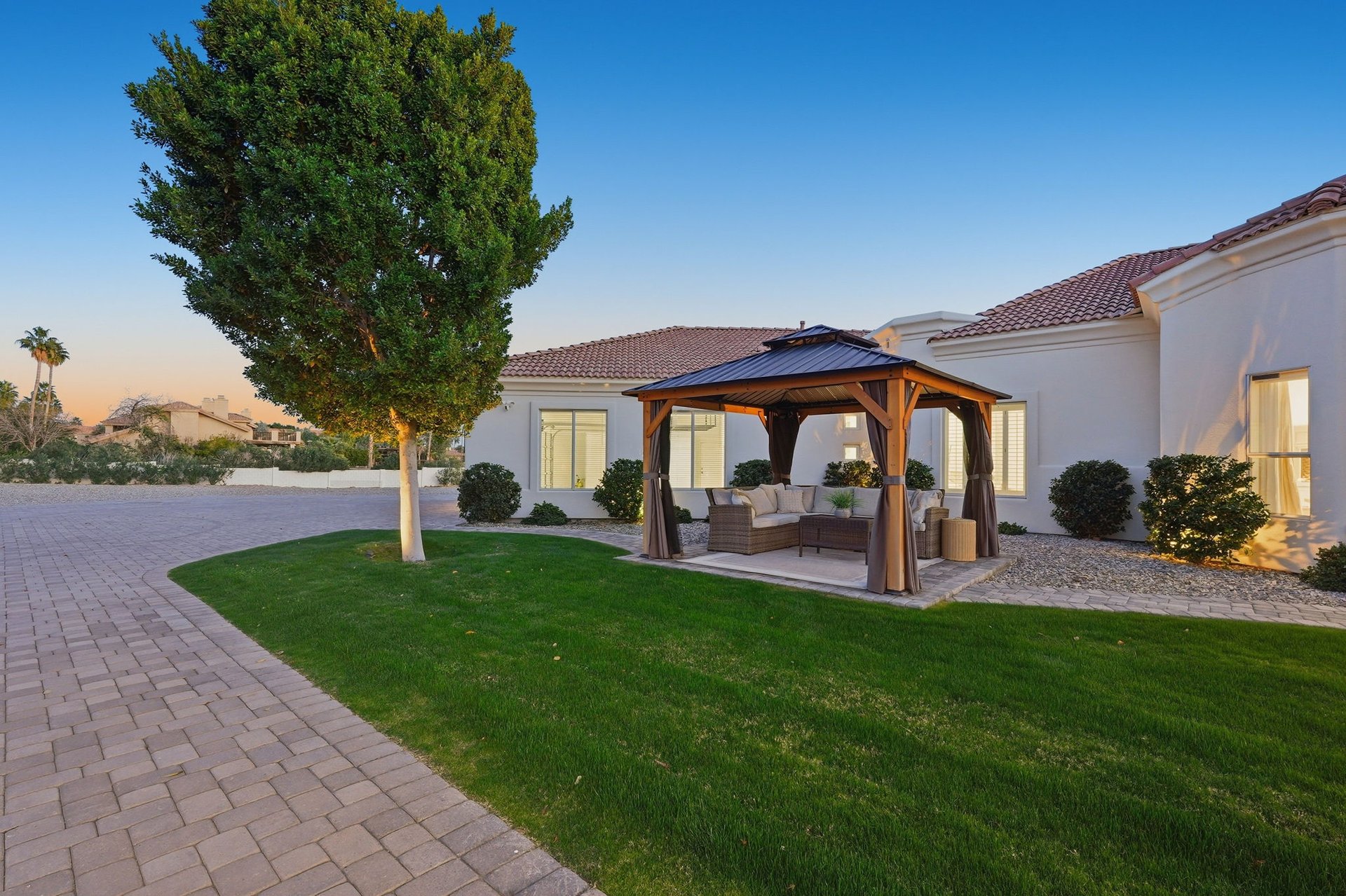 10651 E CACTUS Road