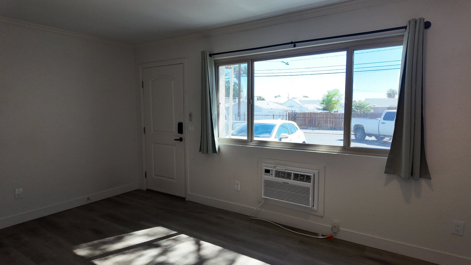 417 South 10th Street #I Las Vegas, NV 89101
