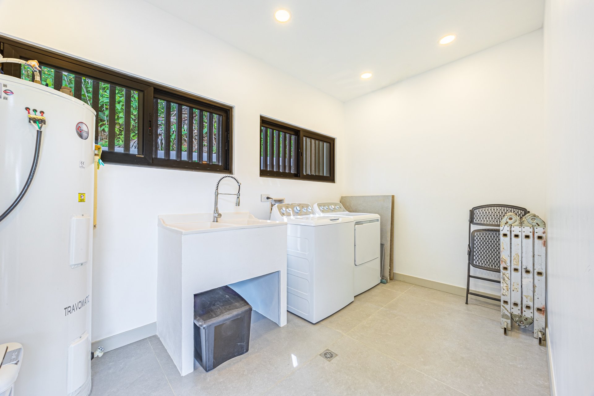 Luxury, Comfort & Investment Potential – Ocean-View Home in Uvita