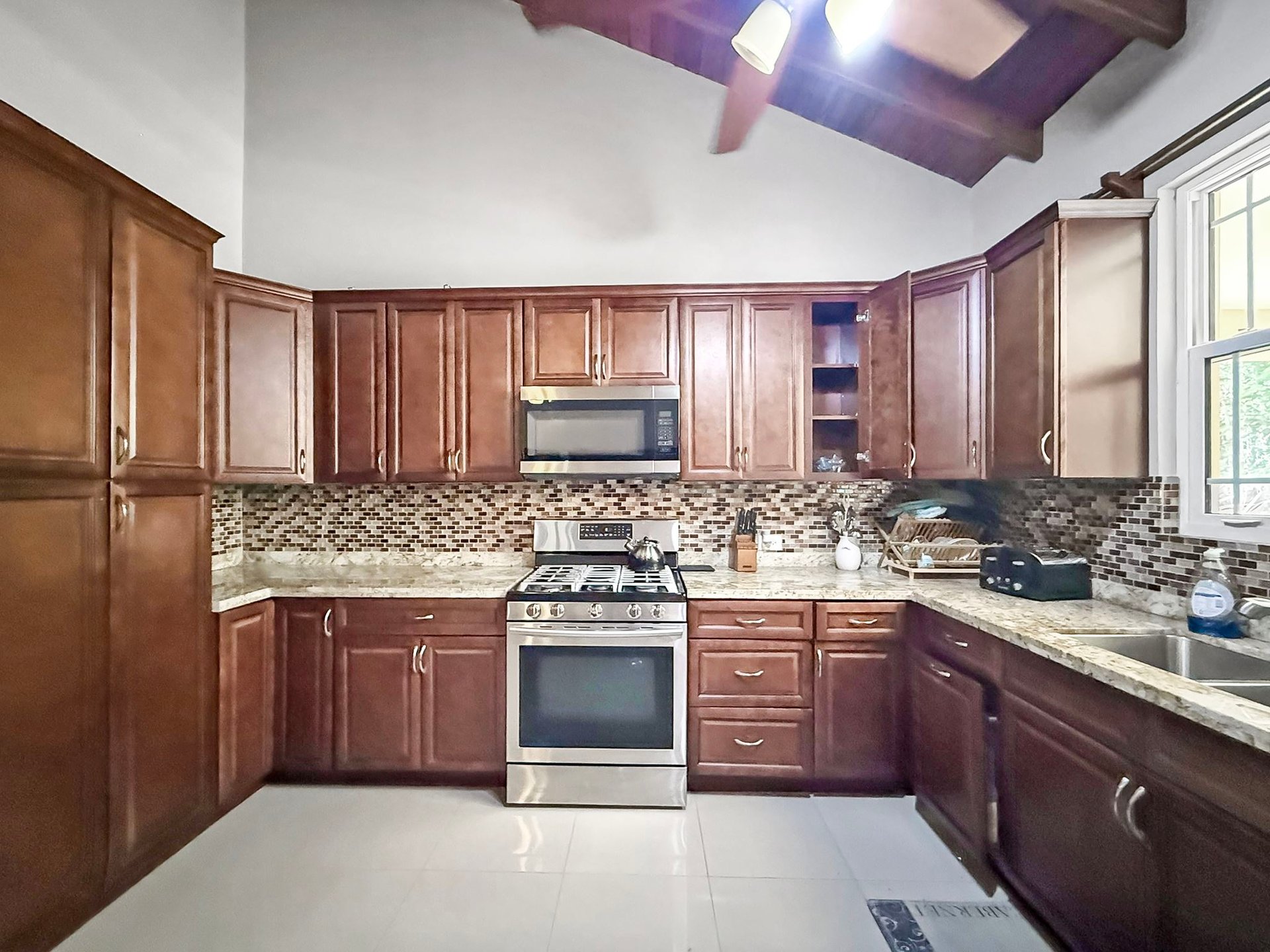 1069 Sea Cows Bay 3 Bedroom Apartment