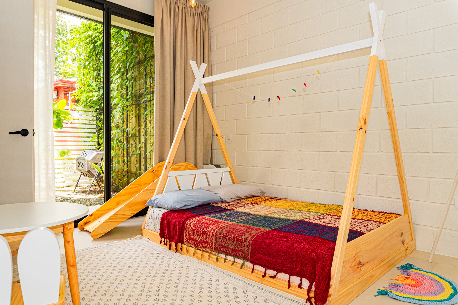Modern Elegance Meets Tropical Lifestyle in Uvita