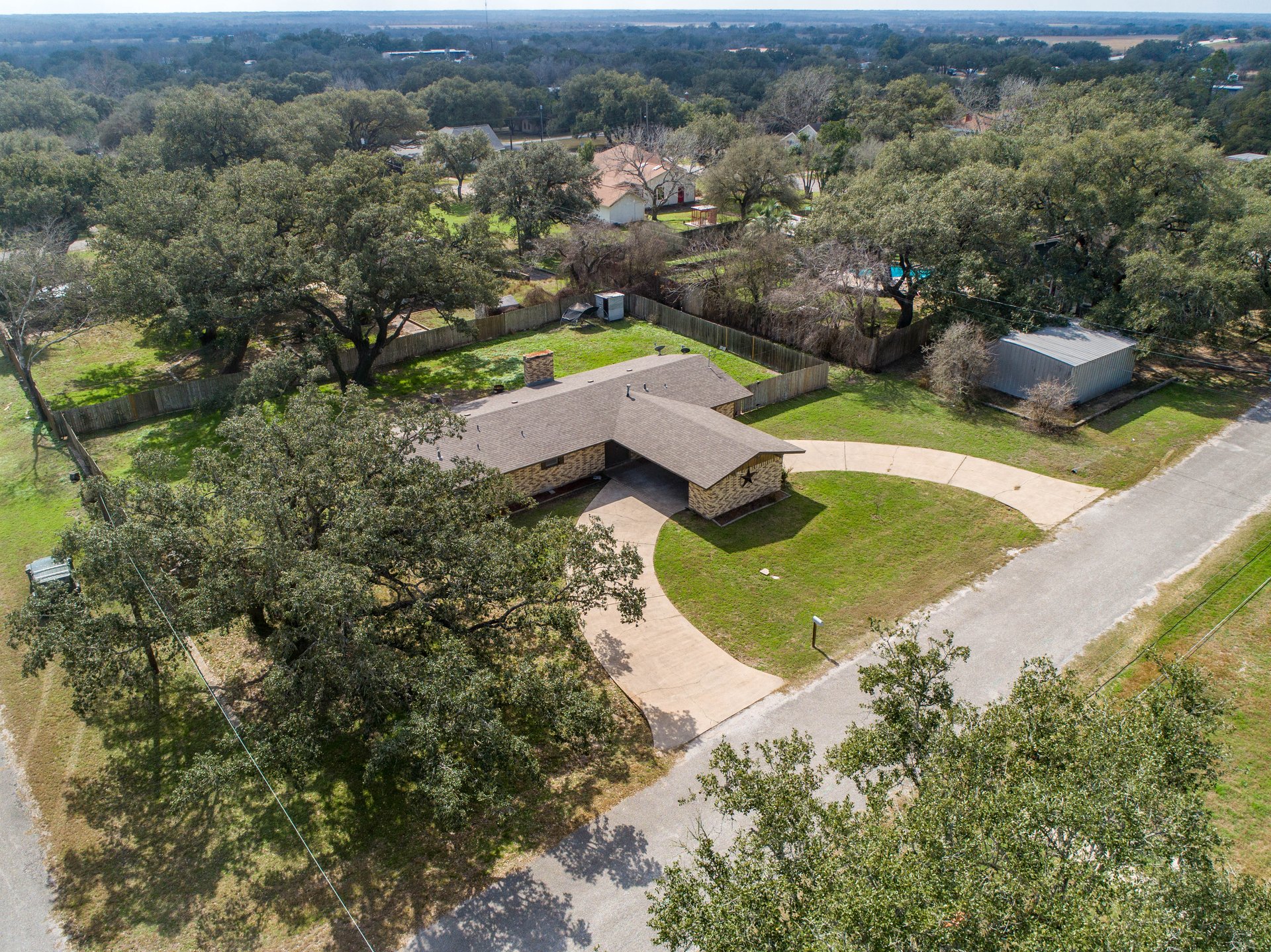613 W Oak | 3 BR 2 BTH | Goliad, TX