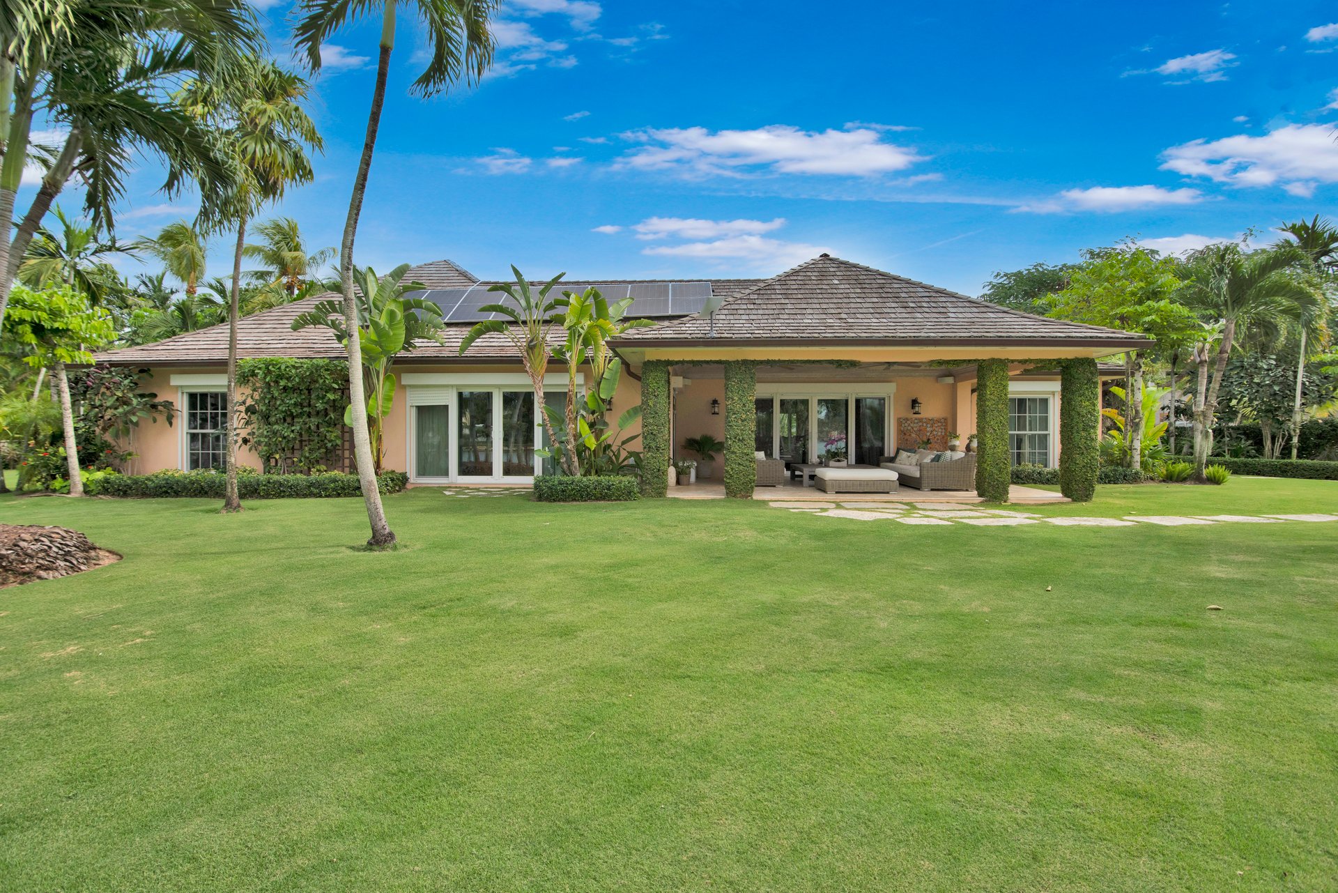 Villa Marisol, Lyford Cay