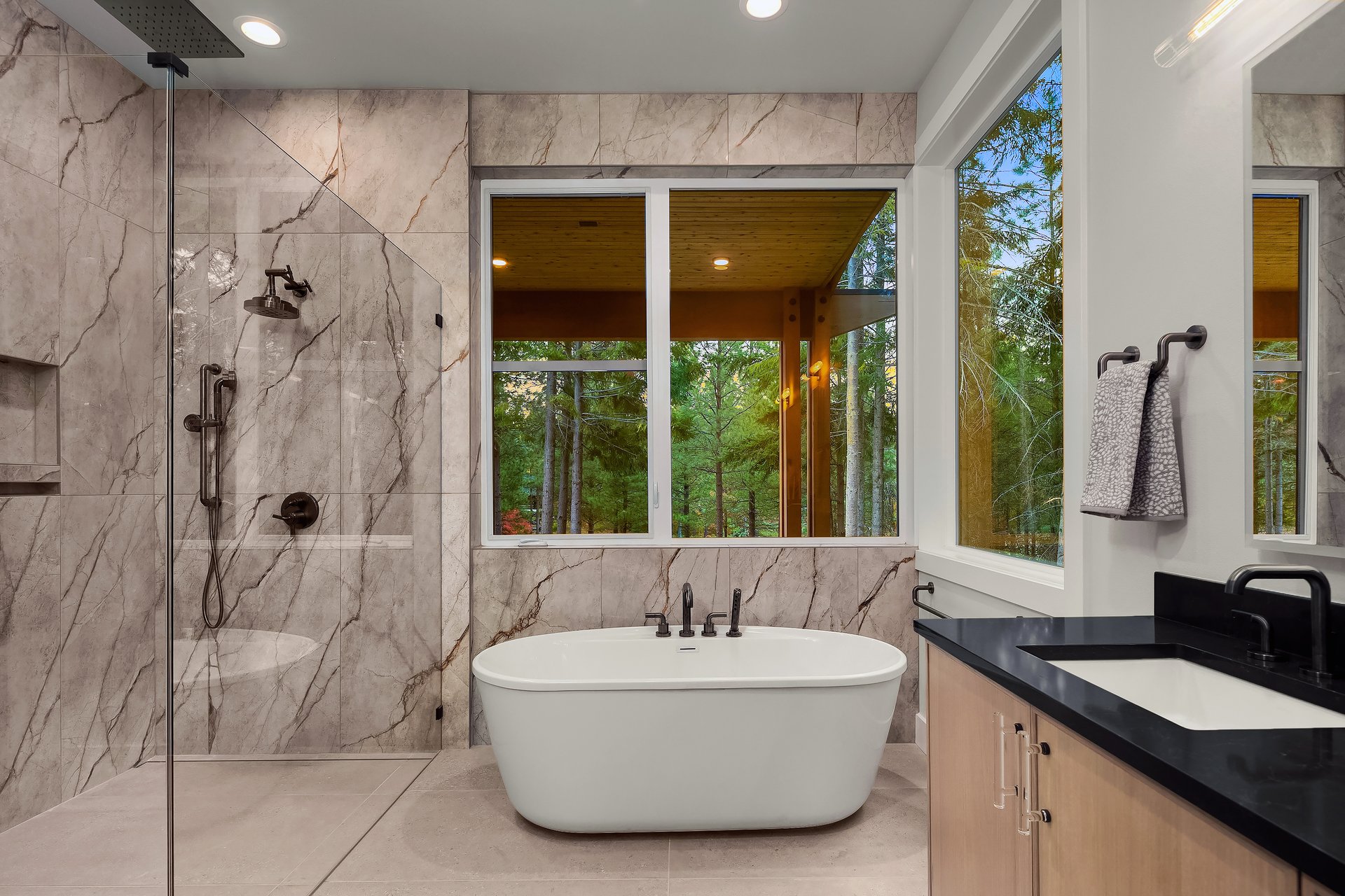 1130 Ruby King Loop