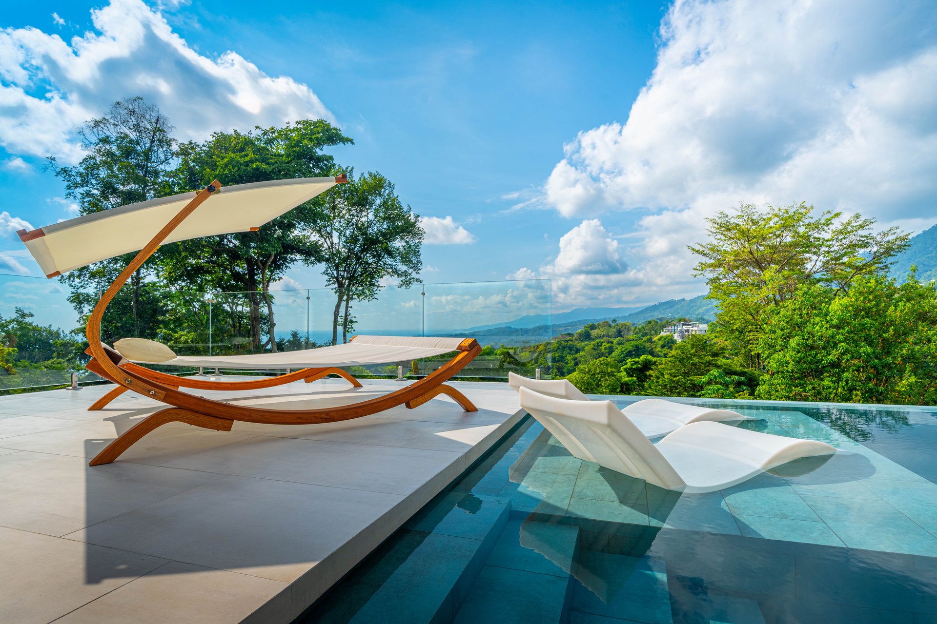 Luxury 4-Bed Home with Ocean & Jungle Views in Ojochal