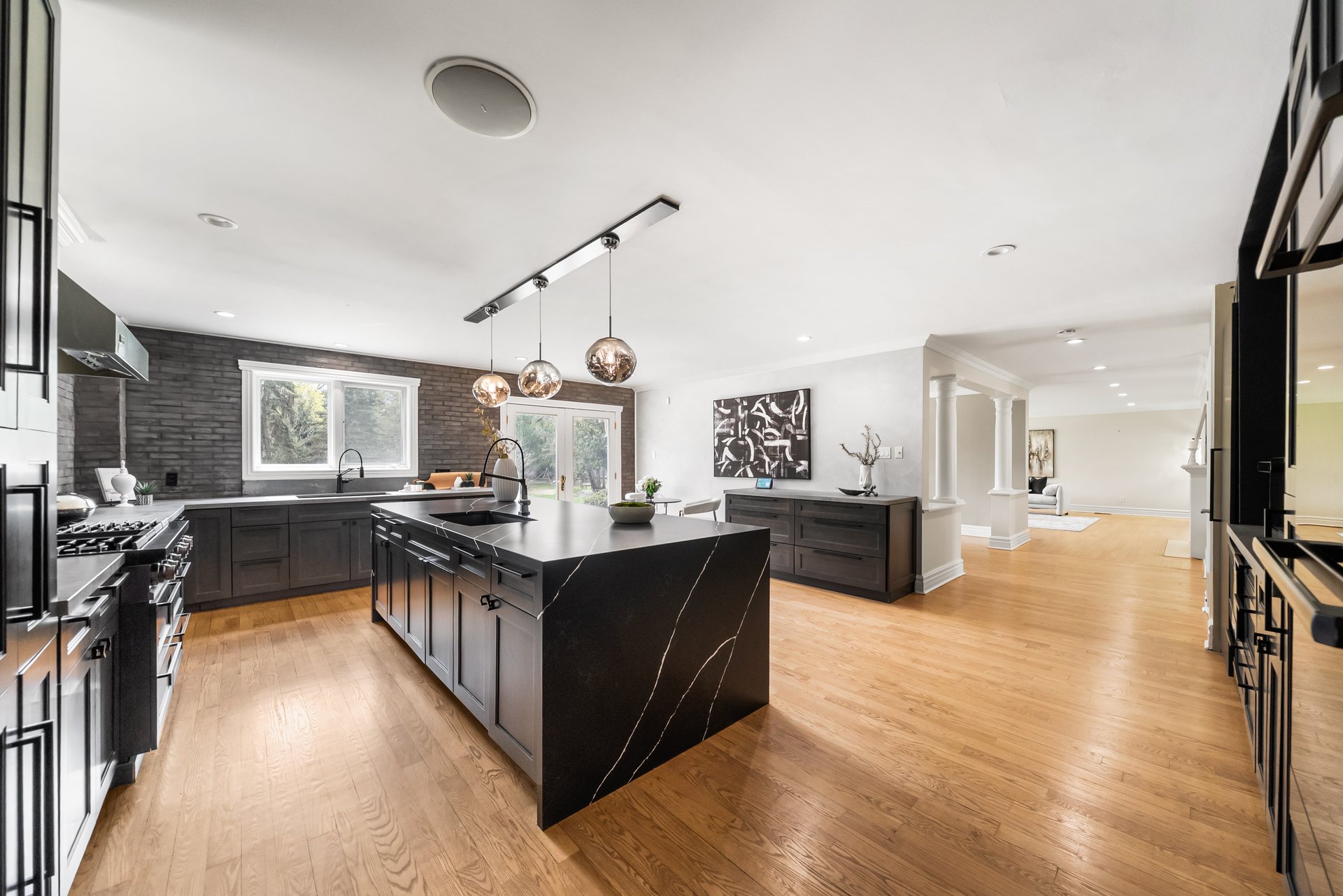 2154 Oneida Cres