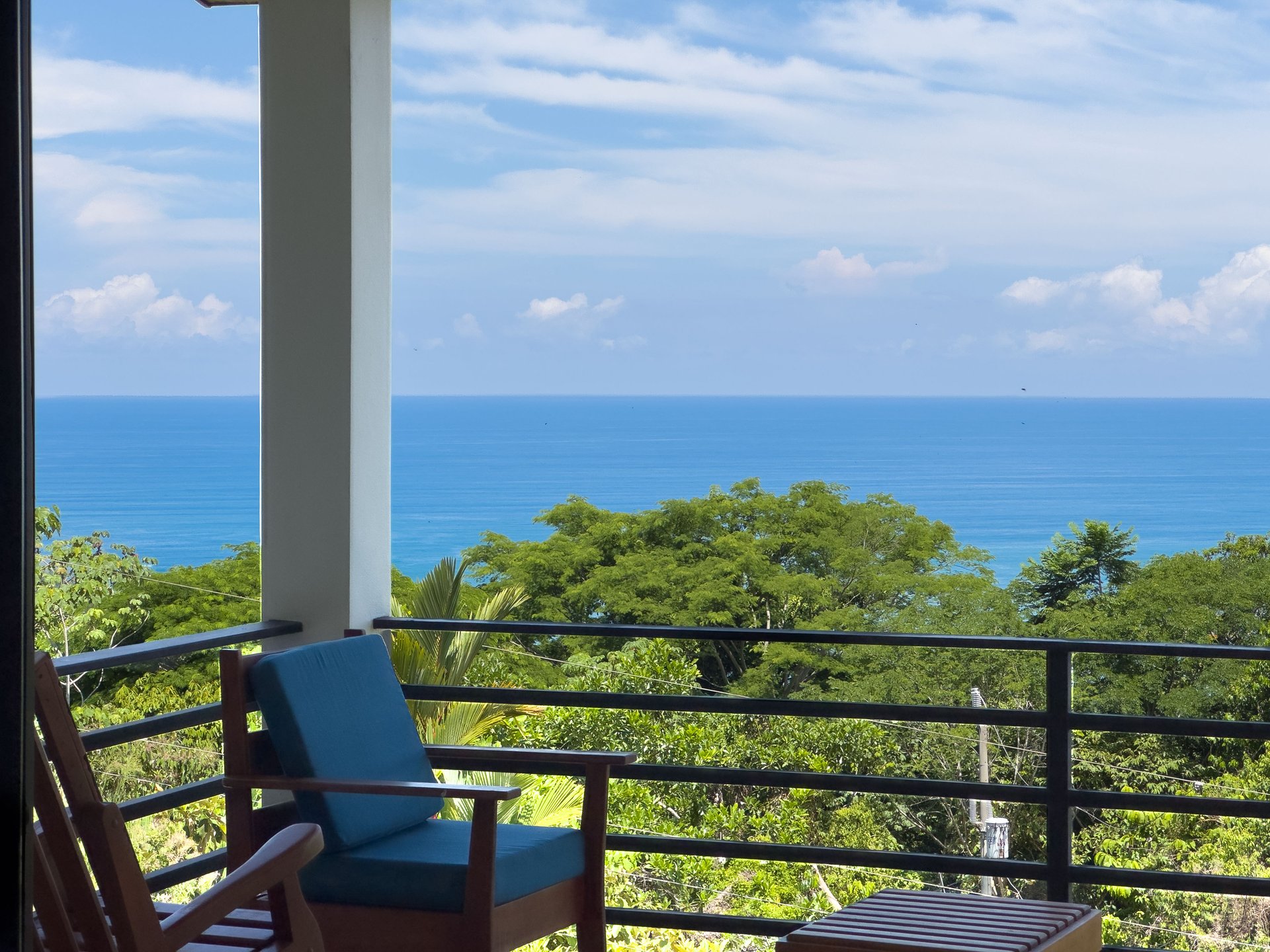 Stylish 4 bedroom home in the popular Dominicalito community, 7 minutes to the beach