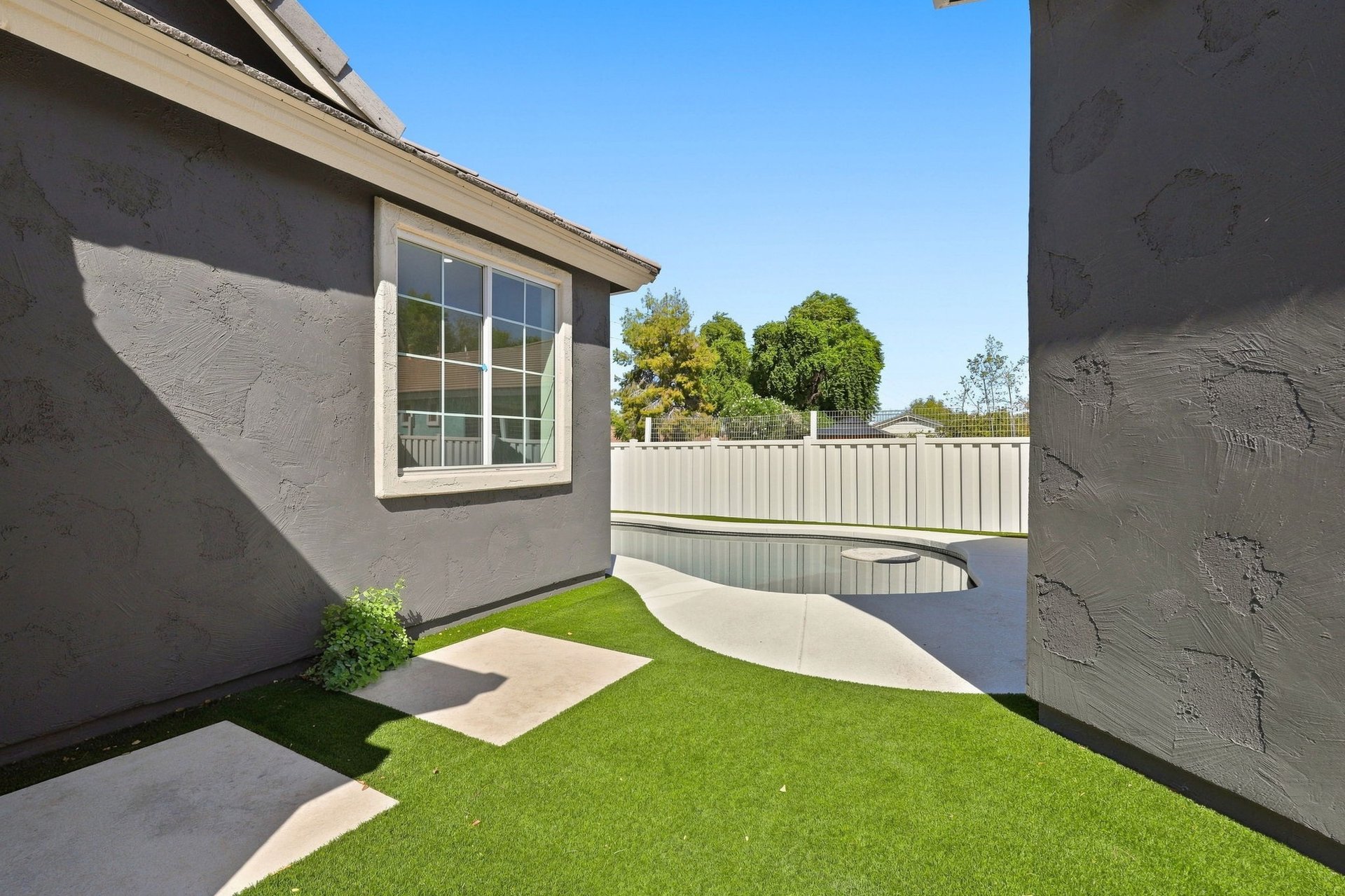 2974 E CAMELLIA Drive