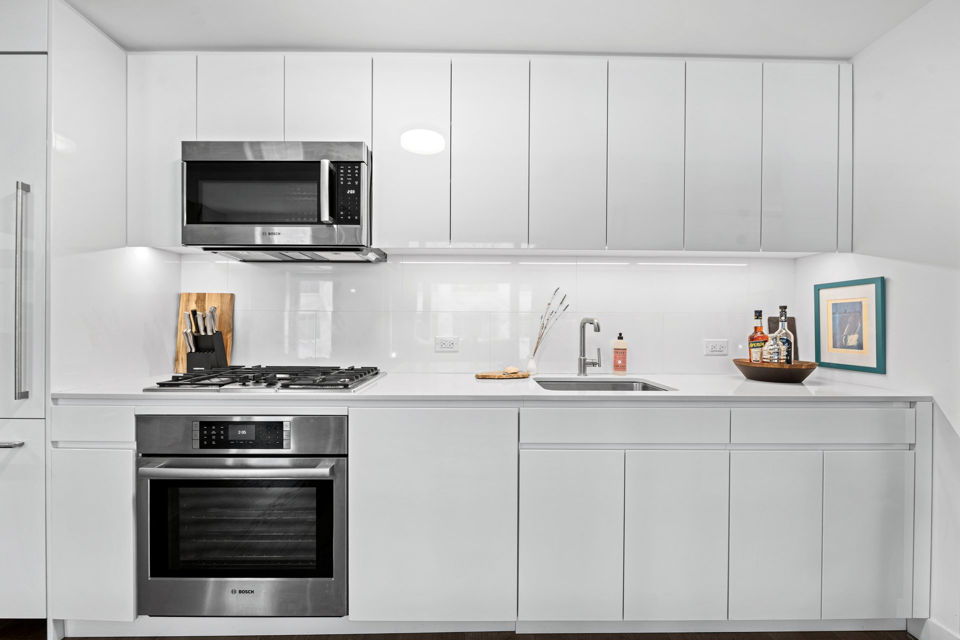 99 HUDSON ST Unit: 402