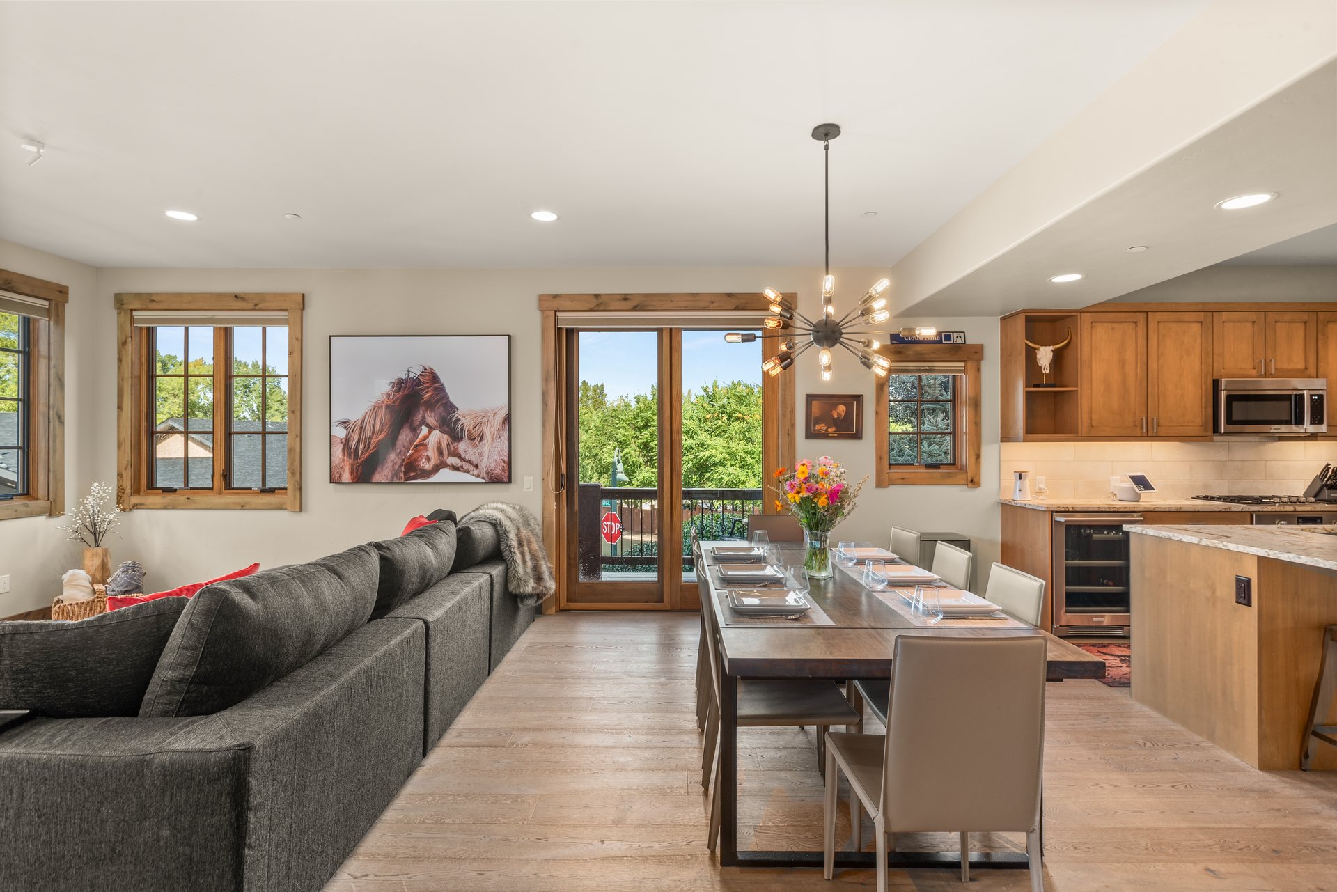 Shadowrock Townhome with Stunning Mountain Views