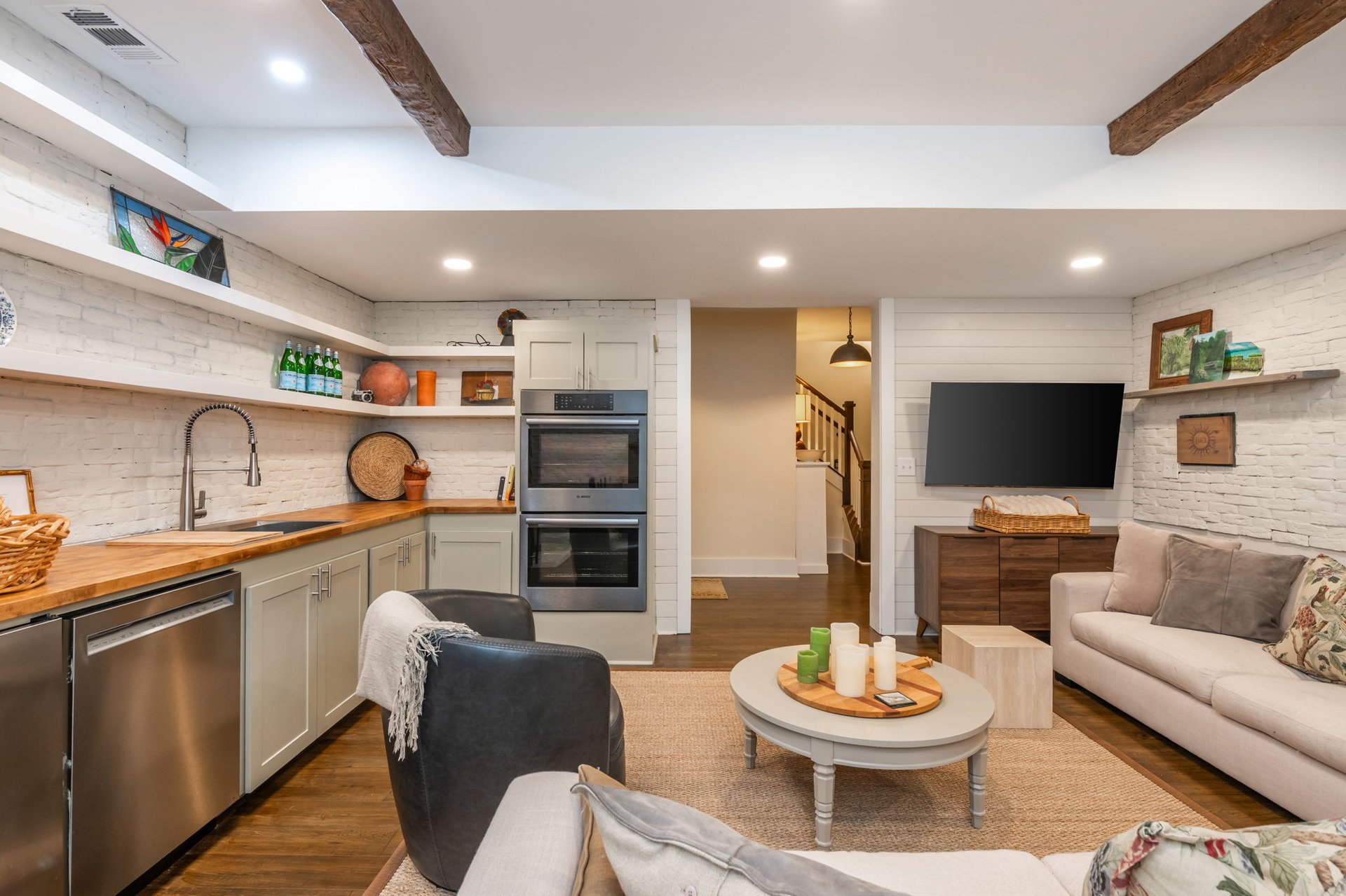 5911 Brundage Lane