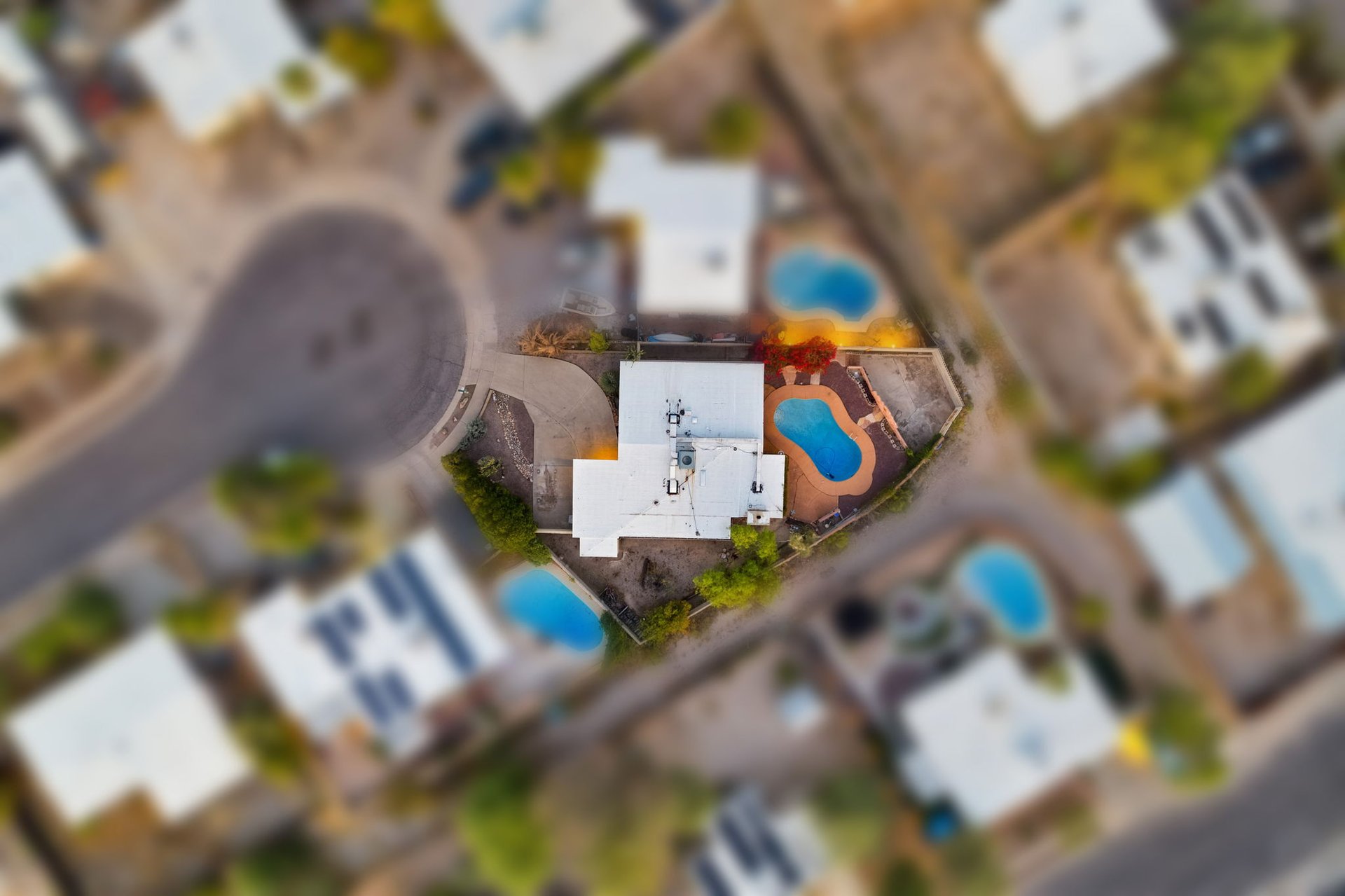 2540 S Marianne