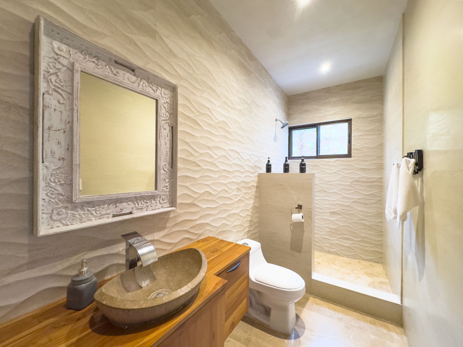 Stylish 4 bedroom home in the popular Dominicalito community, 7 minutes to the beach