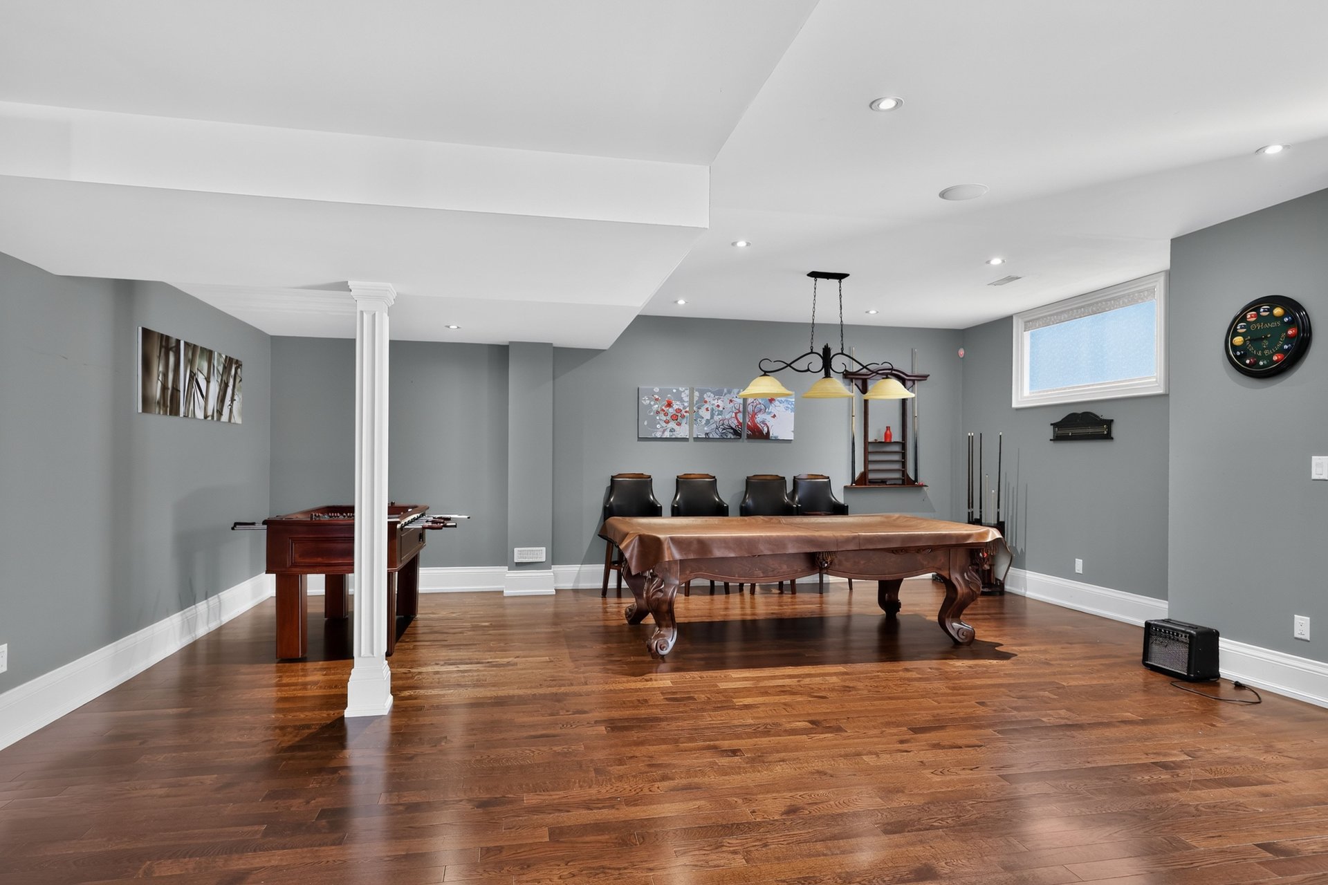 2513 Sharon Cres