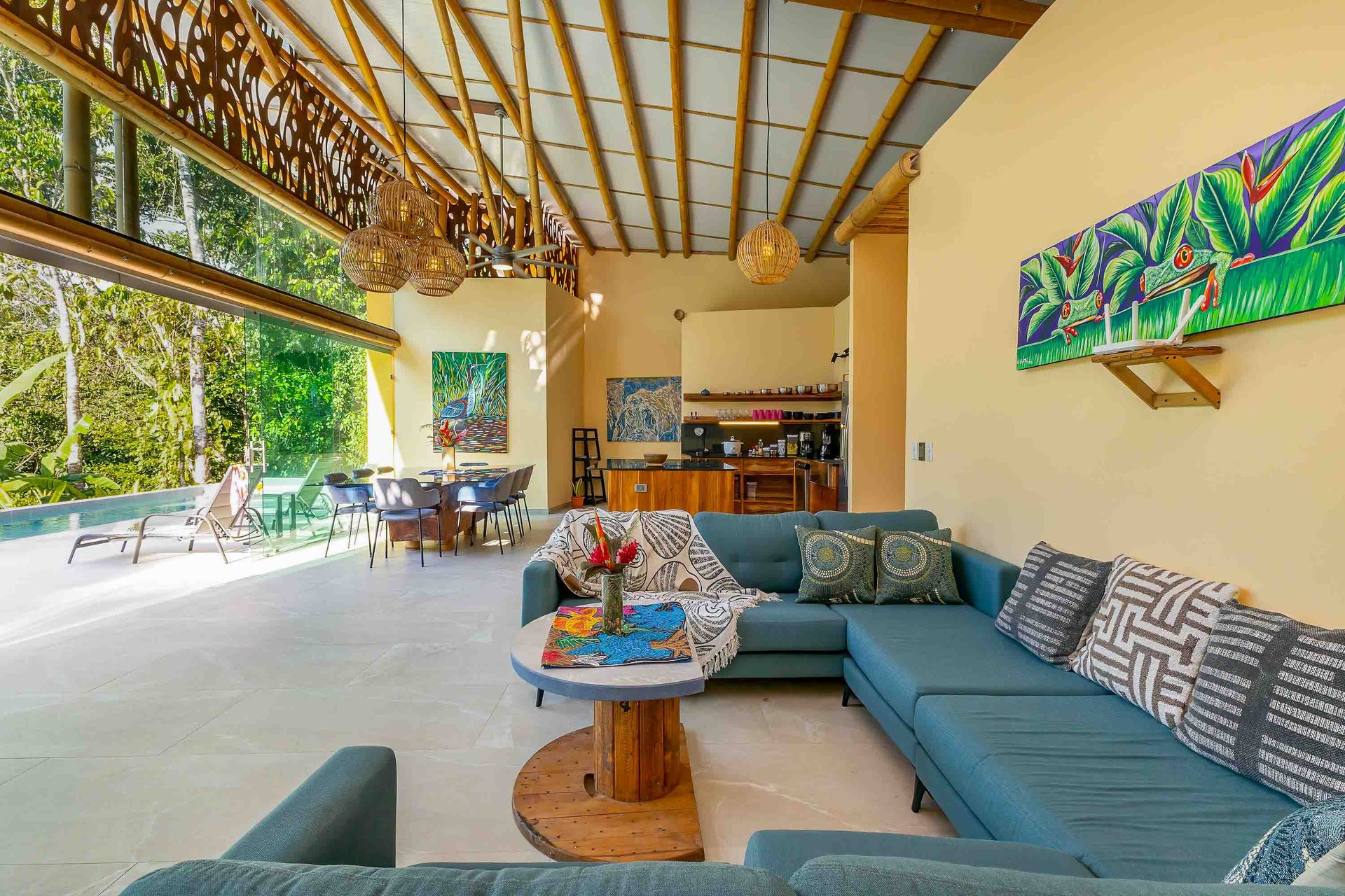 Villa Bamboo Luxury Jungle Retreat near the Marina