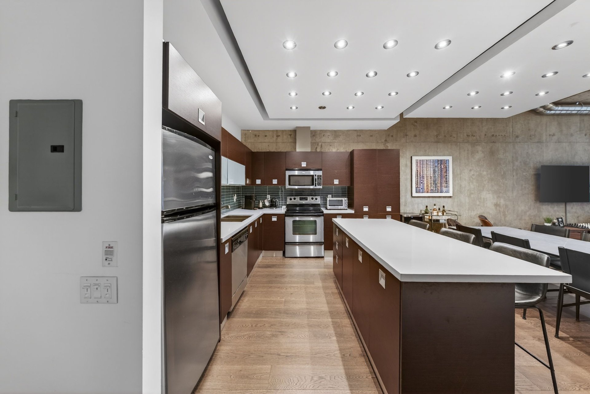  SOLD: In The Heart Of Vibrant King West