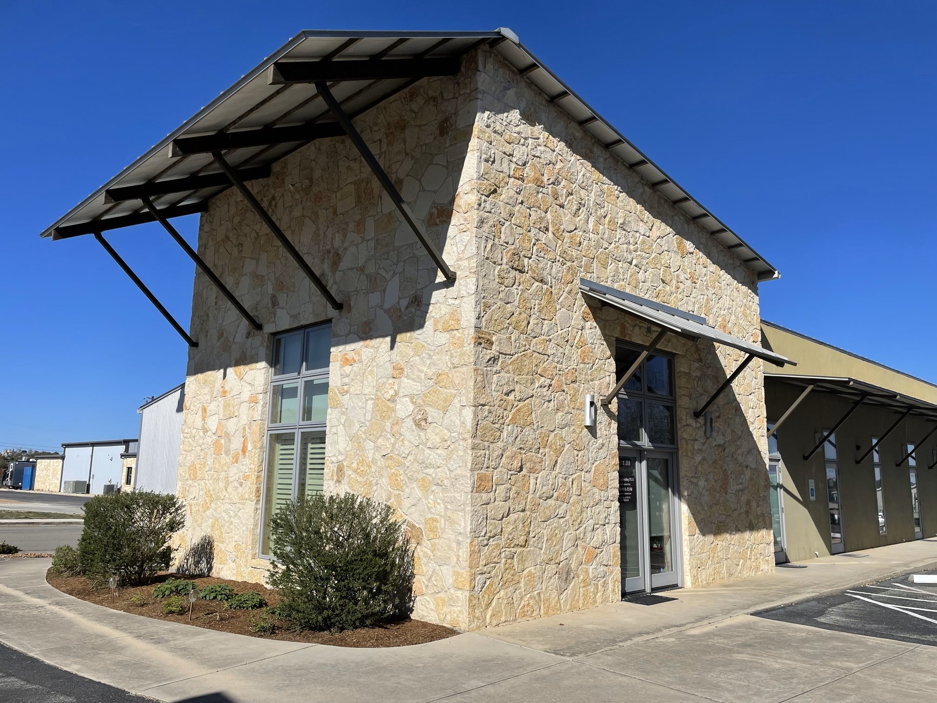 Scenic Loop Business Park | JUST LEASED
