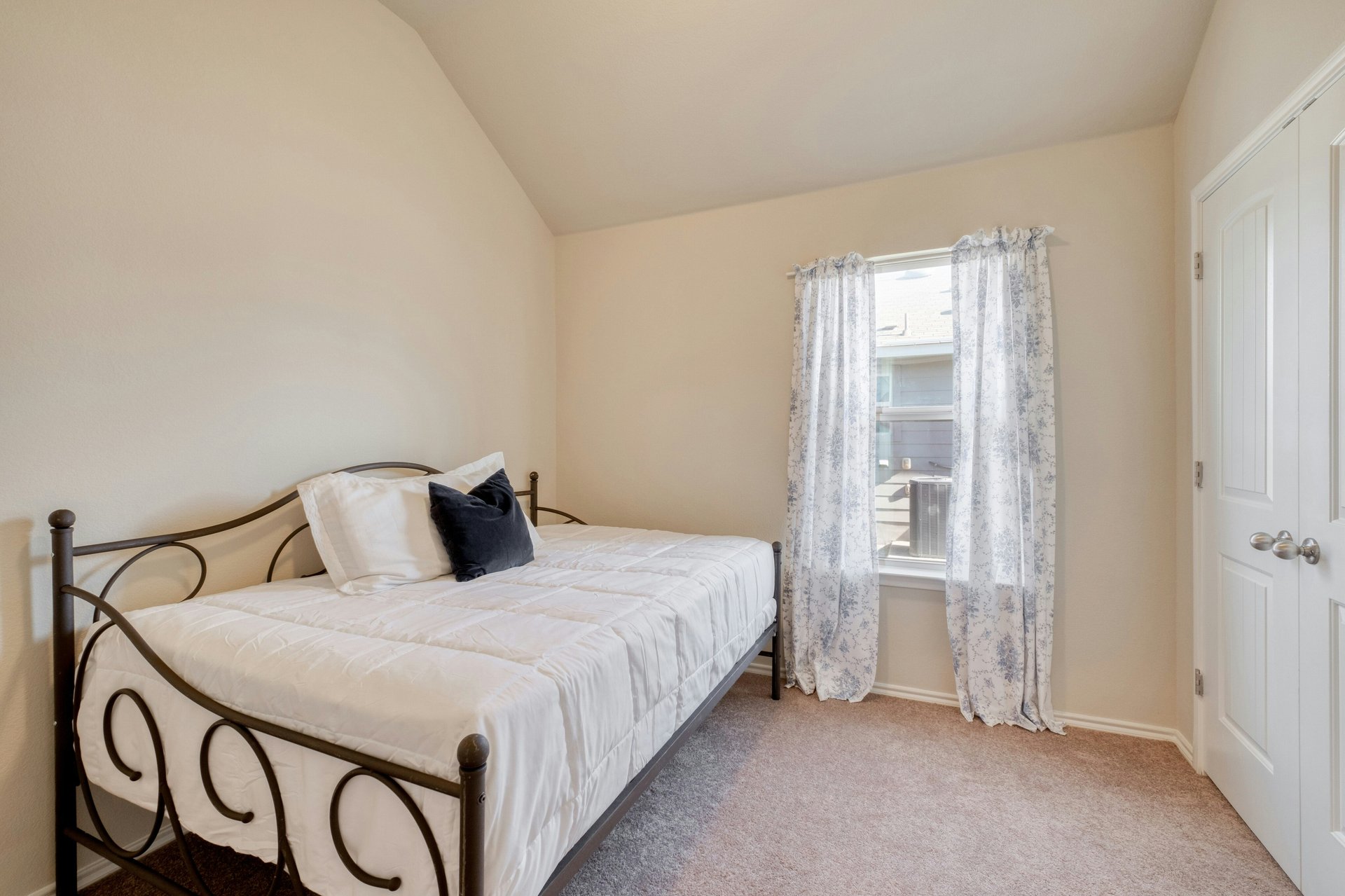 Rare Cul-de-Sac Gem in Manor – With No Neighbor on One Side and Access to HOA-owned Greenspace Right Outside Your Doorstep!