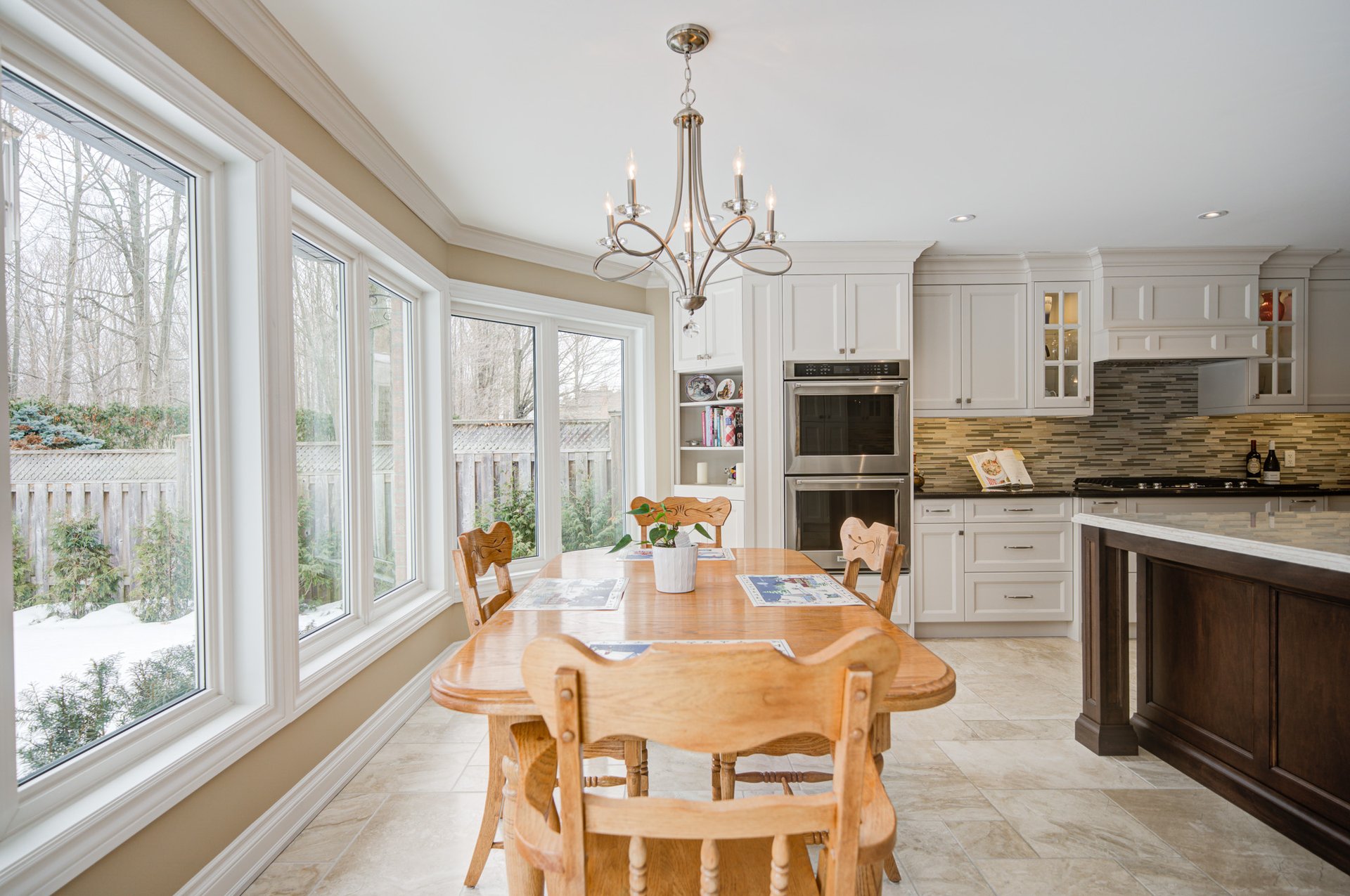 1296 Mapleridge Cres