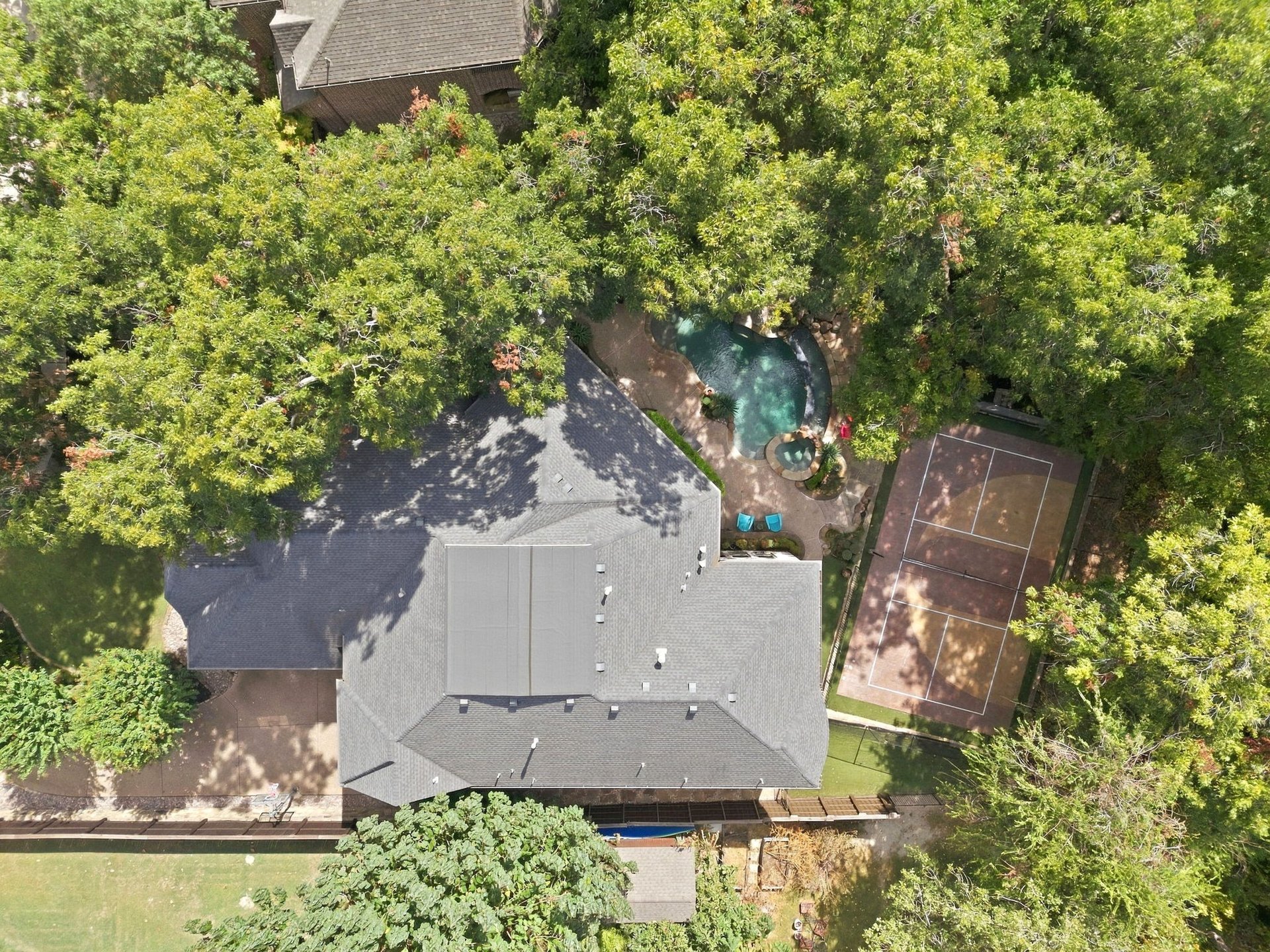 1700 Surrey Lane