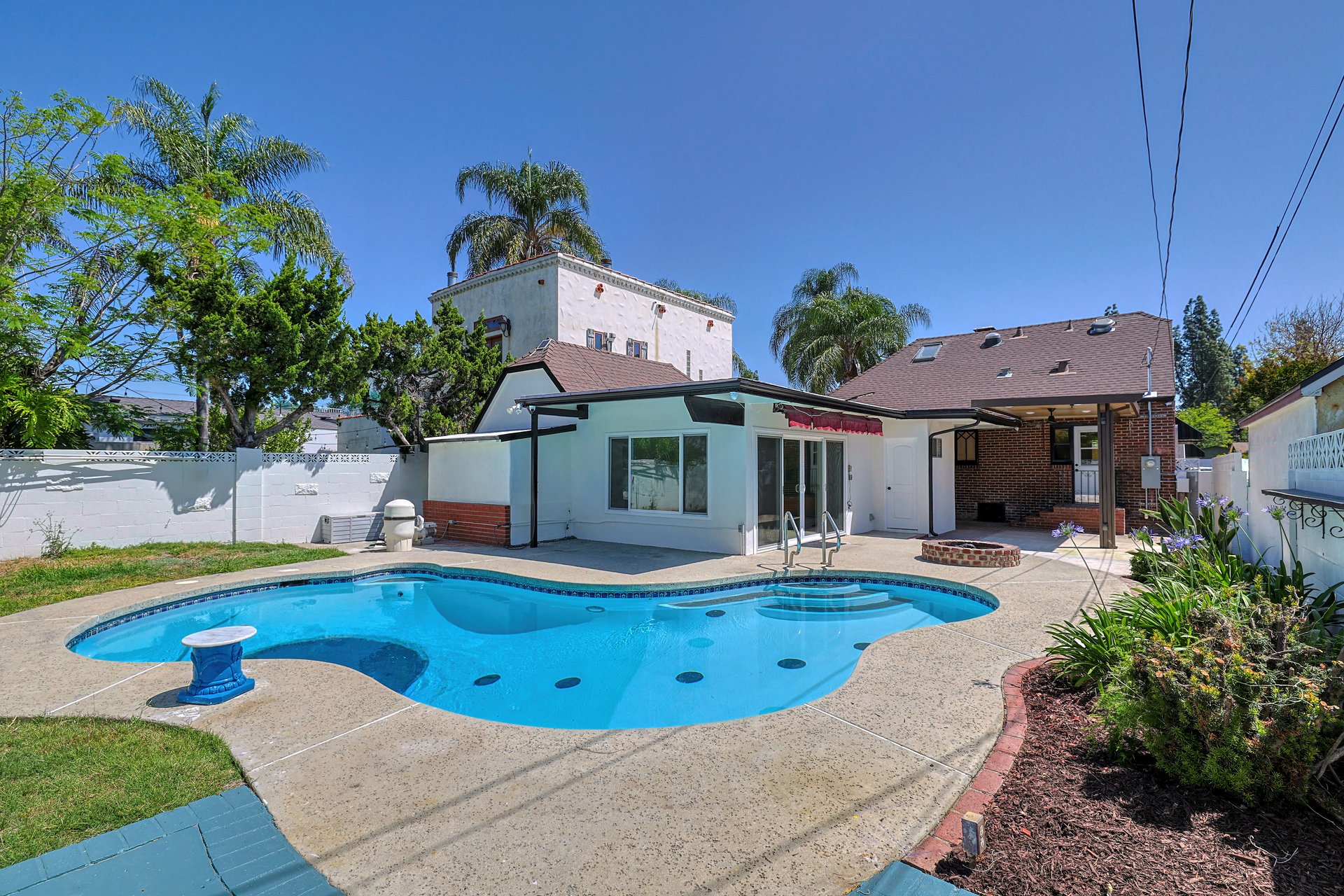 343 N Fairview St