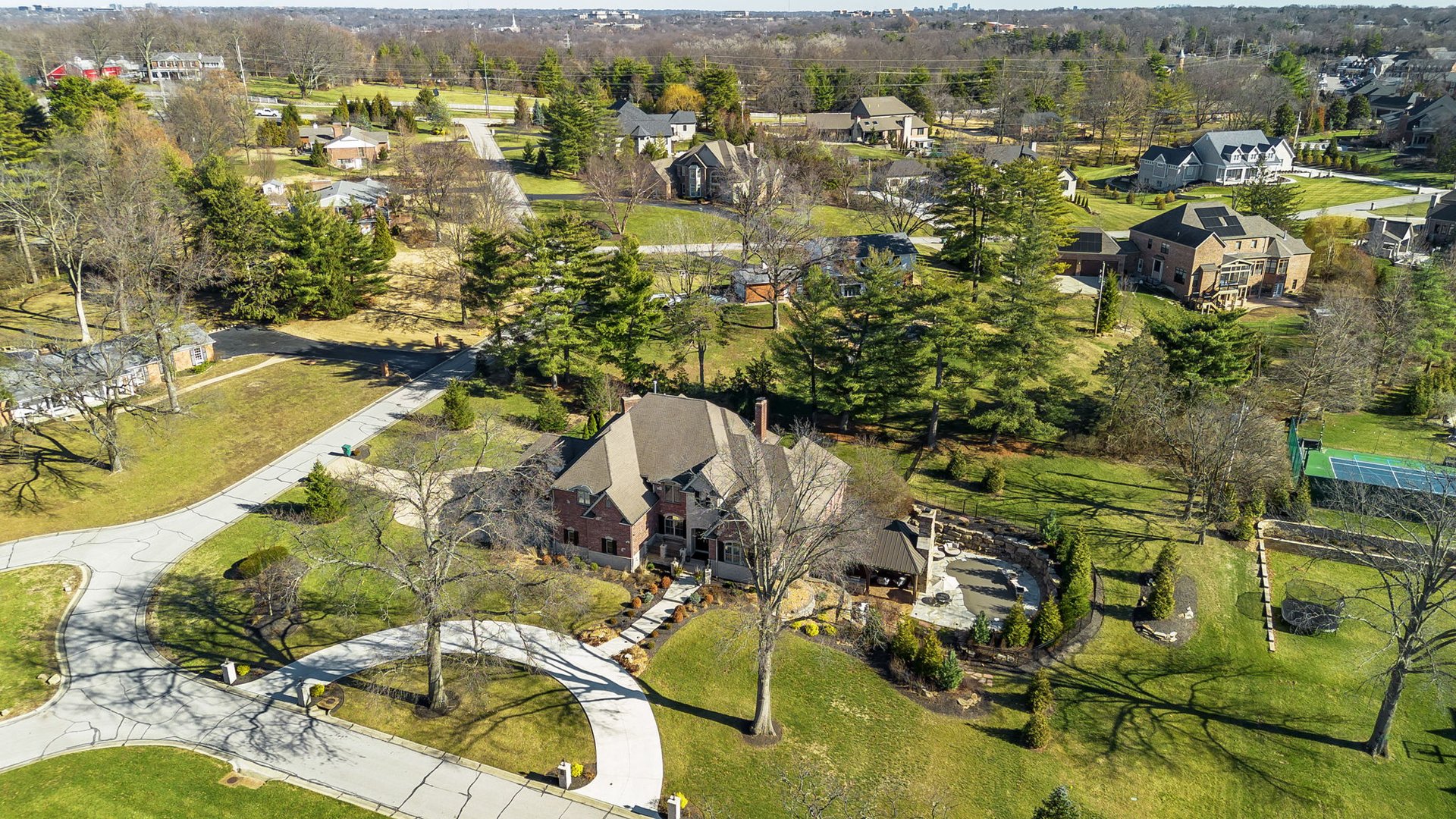 24 Williamsburg Estates Drive