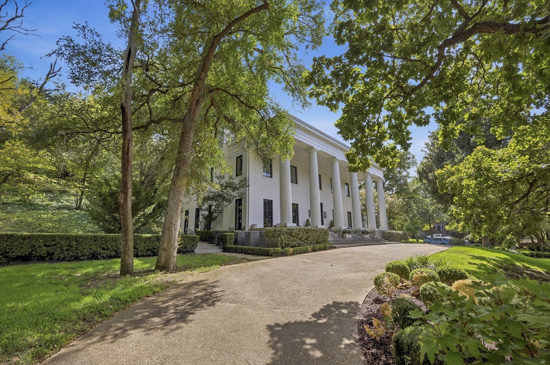 6125 Westover Drive