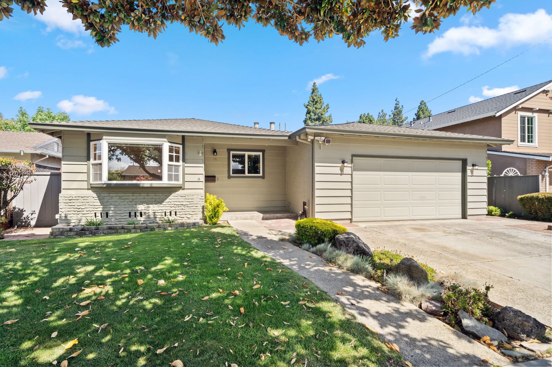 96 Lavonne Dr