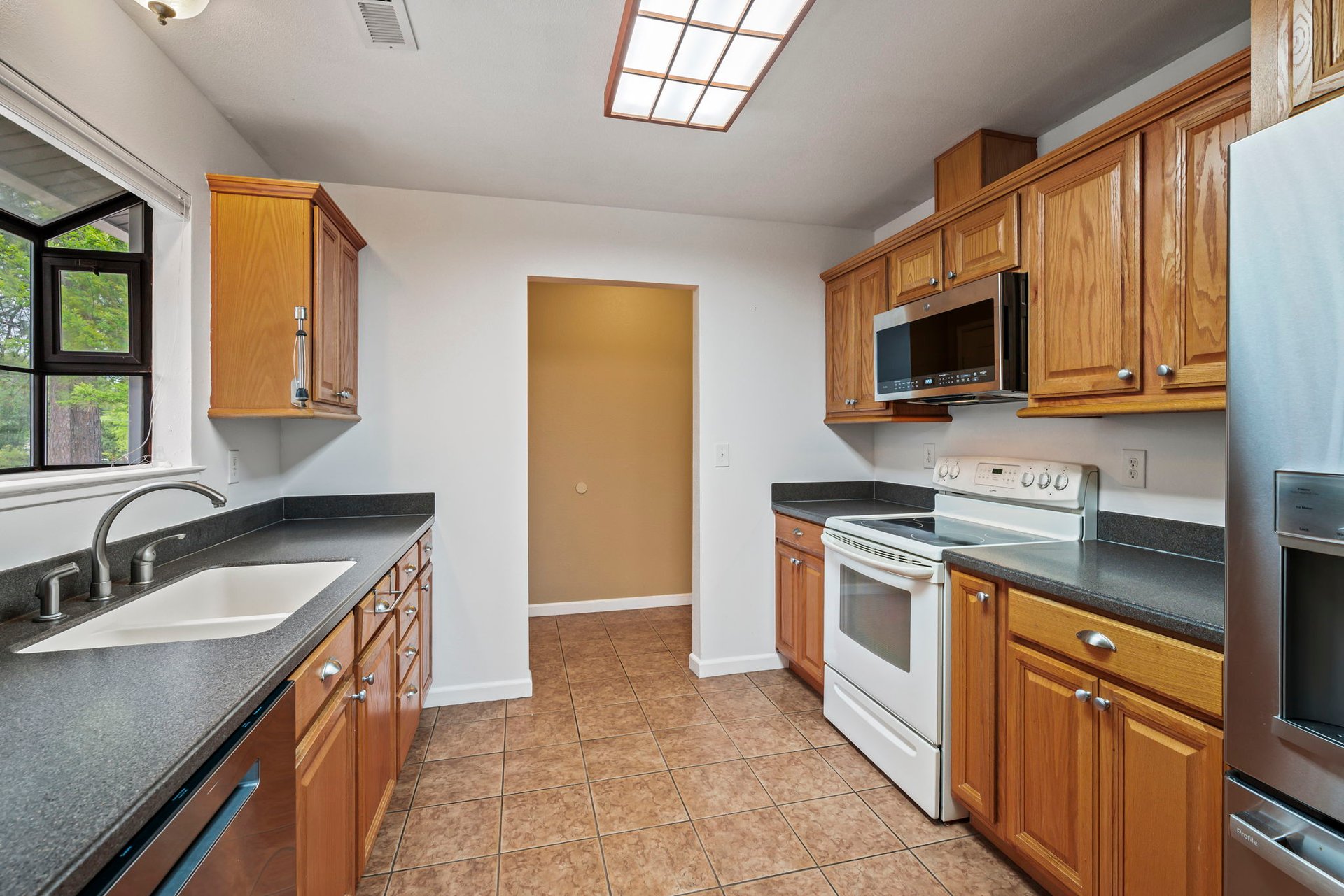 401 Sunlight Dr