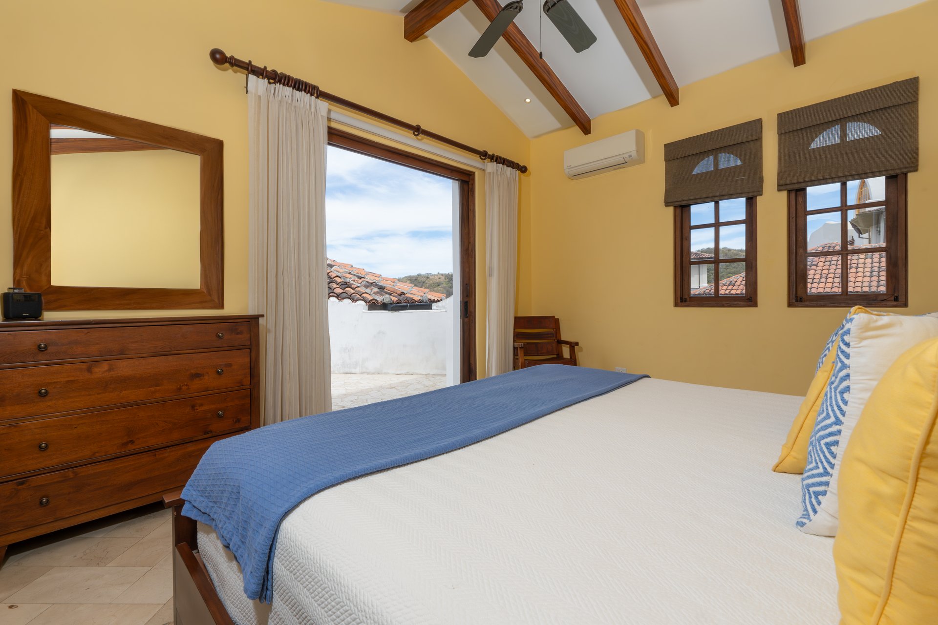 36 Plaza Carlota | Elegant Rooftop Flat with Ocean & Mountain Views in Downtown Las Catalinas