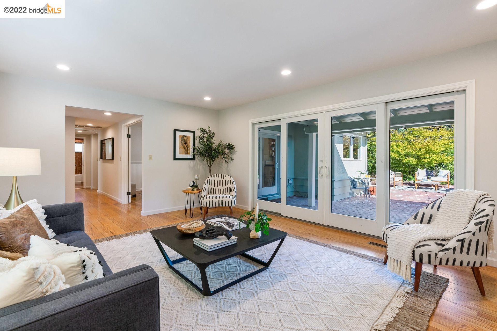 10 Woodside Dr