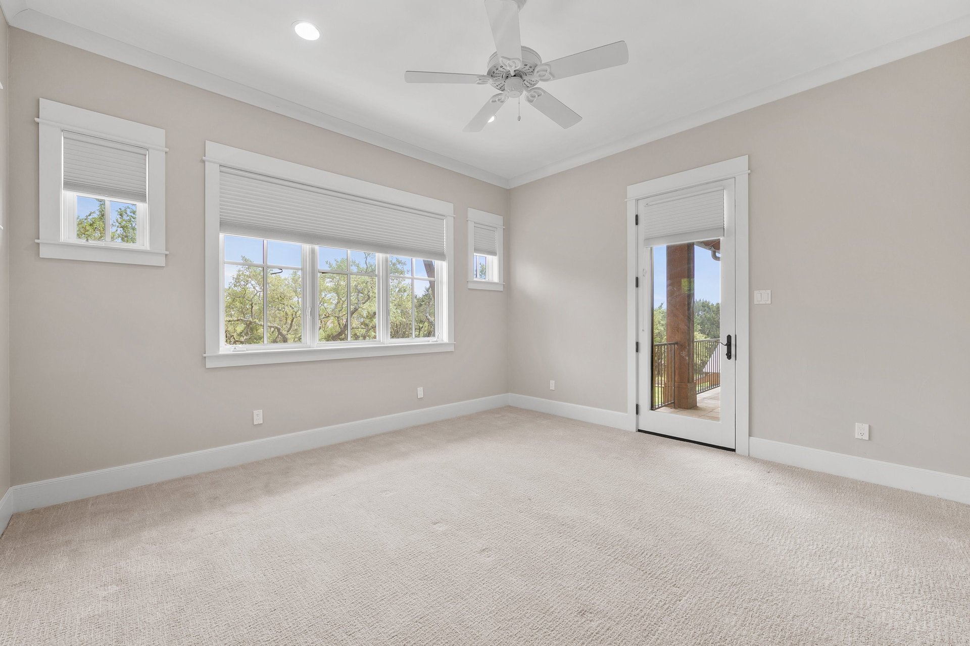 16009 Pontevedra Place