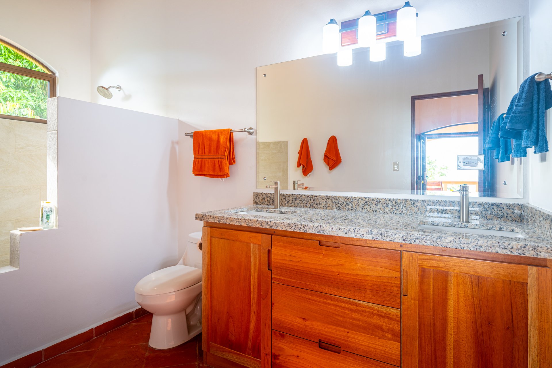 Classic Luxury at Casa Ceiba, Coastal Ocean View 4 Bedroom Home Near Uvita