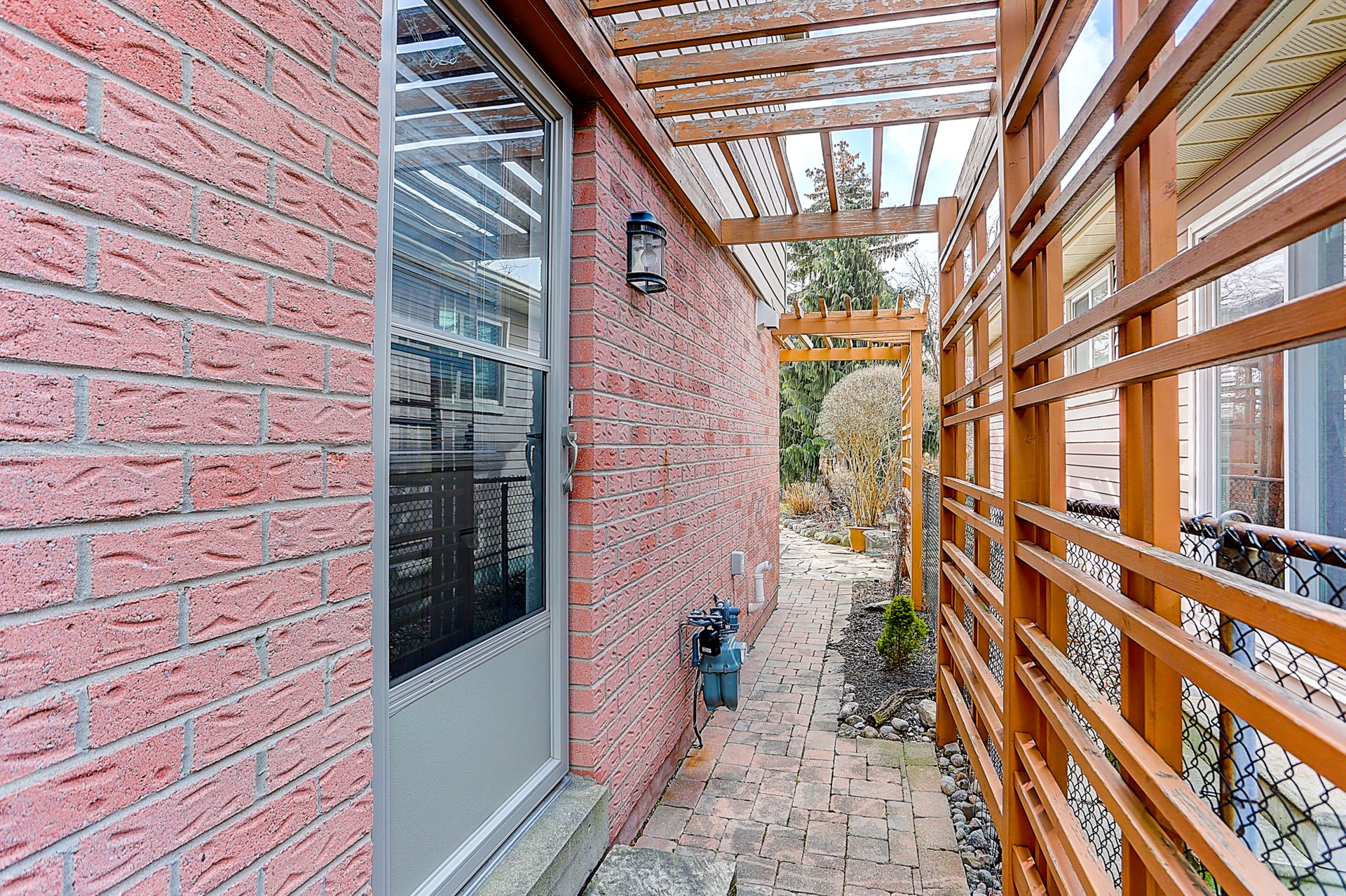 3158 Kilbride Cres