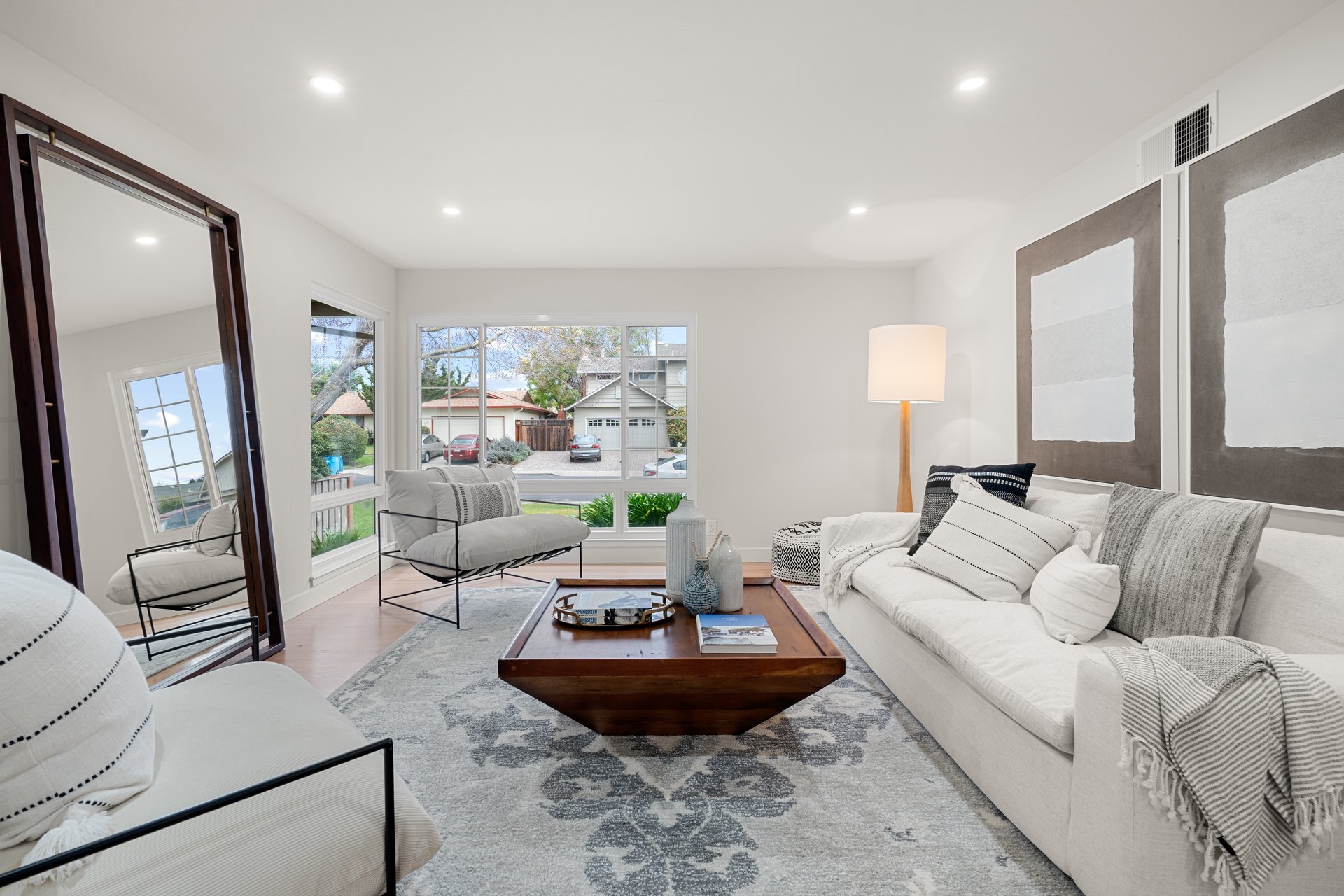 699 Cornell DR