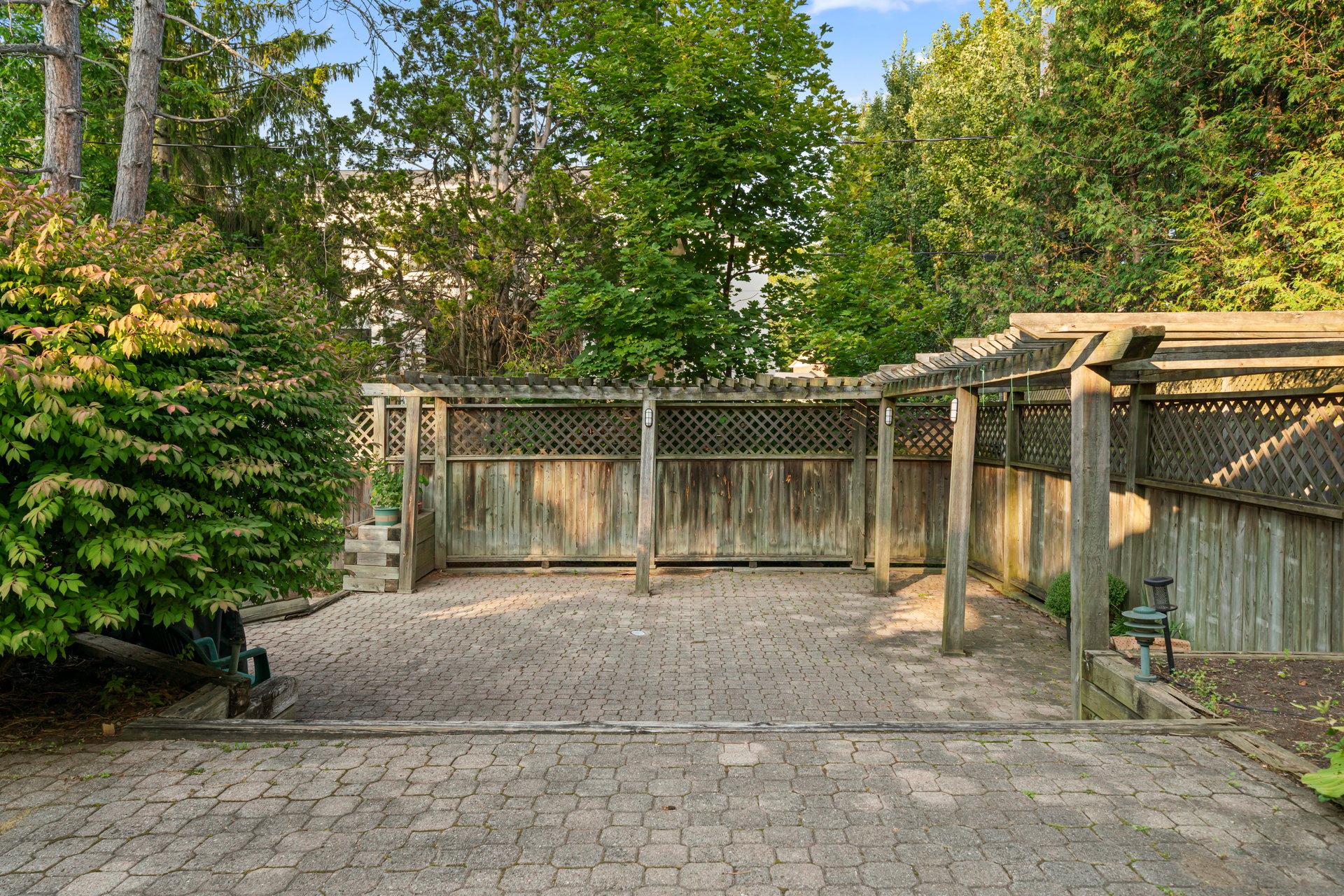 1605 Venetia Drive