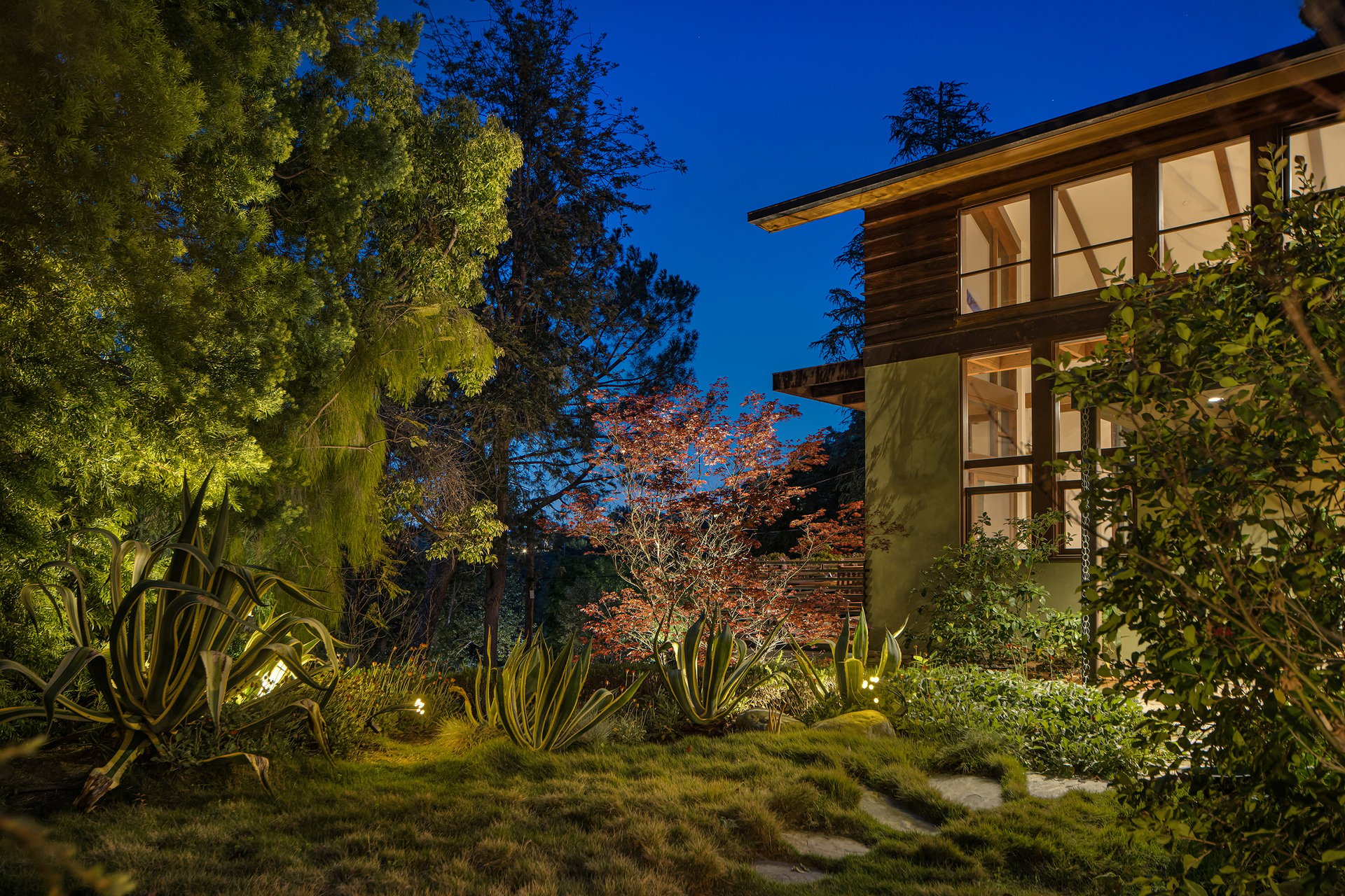 2669 Harlesden Ct, Hollywood Hills