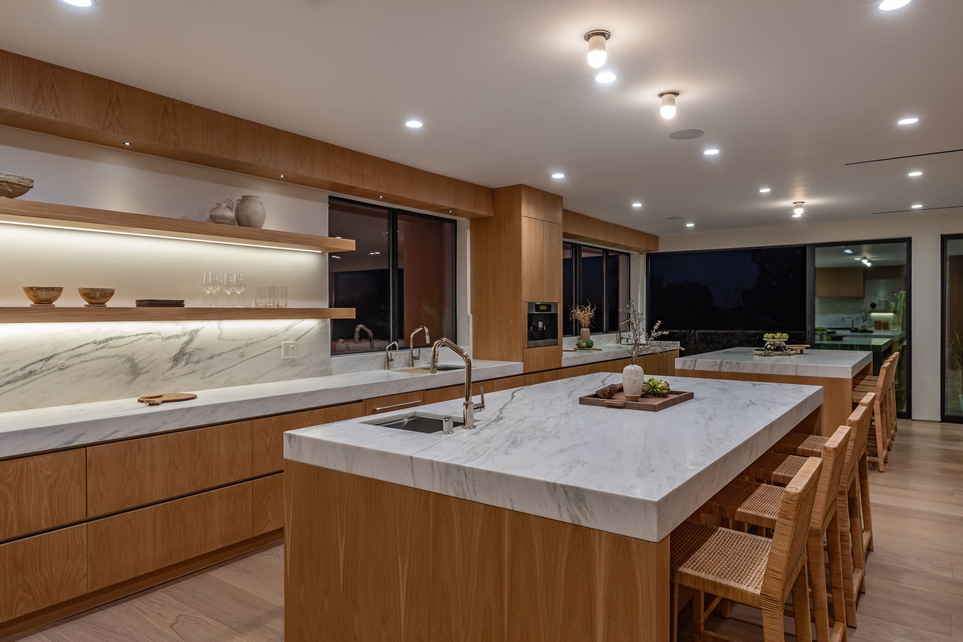 1705 Carla Ridge, Beverly Hills