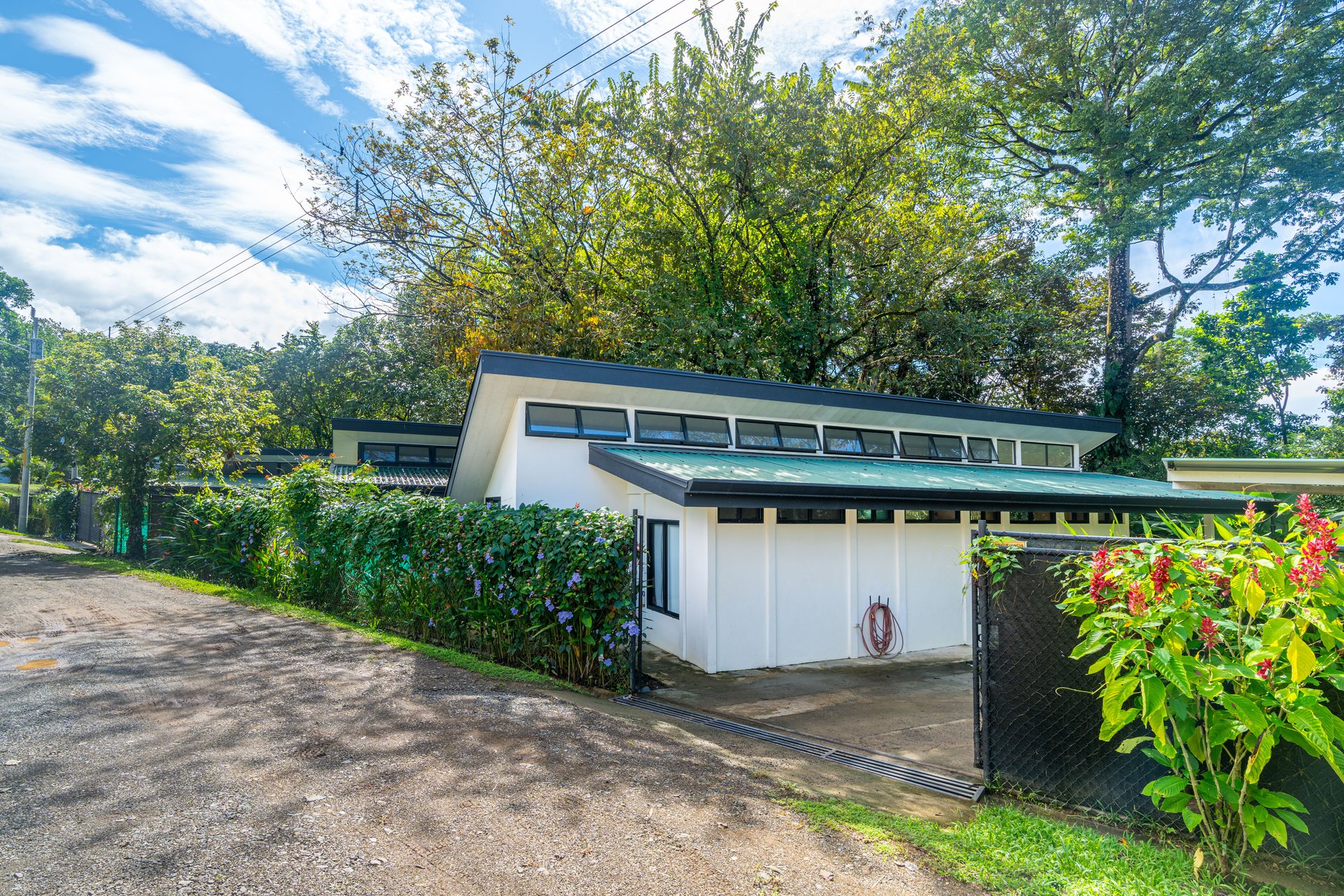 Turnkey Property with 3 Income-Generating Homes in an Exceptional Uvita Location
