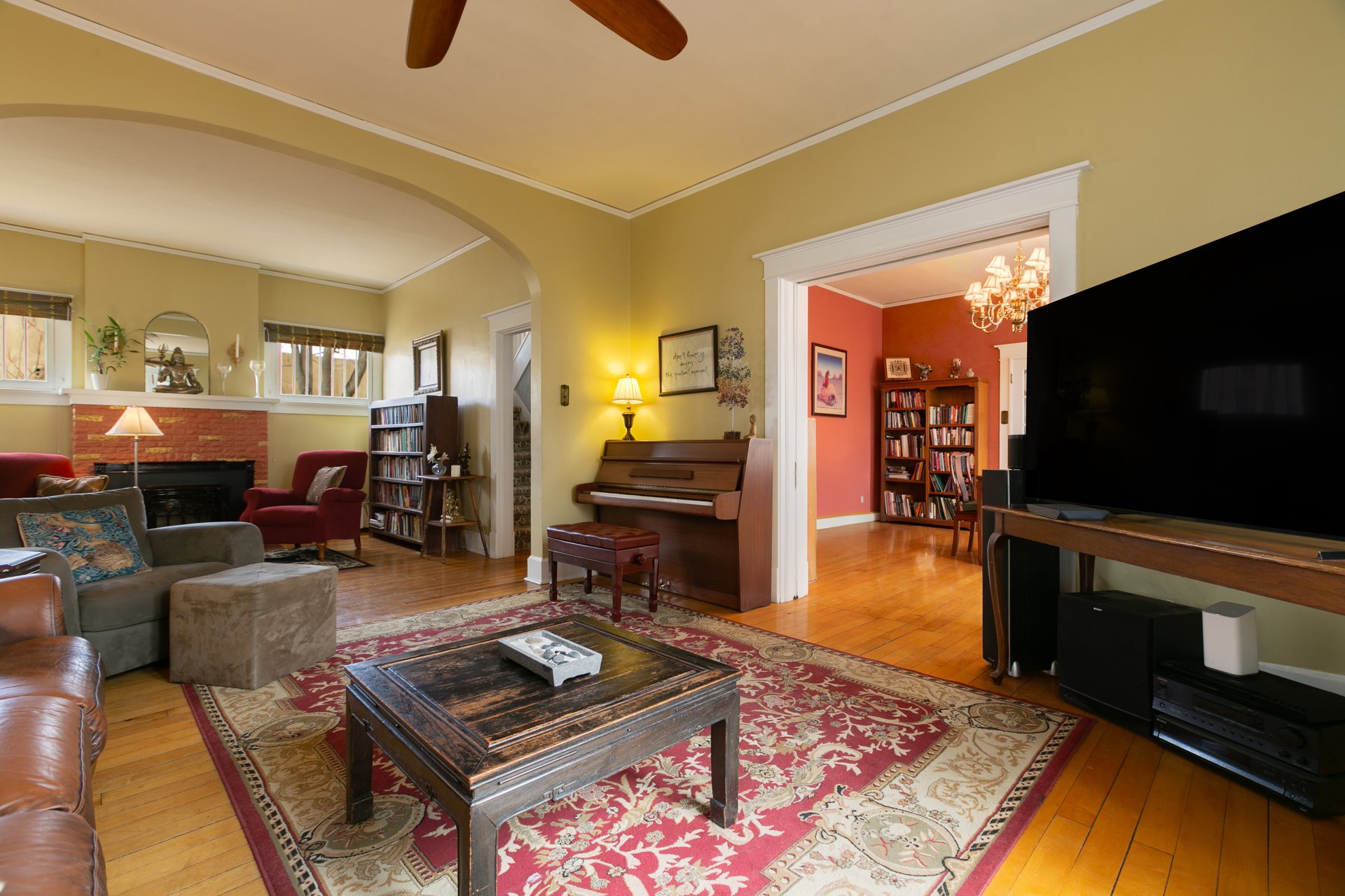 1101 Marquette Ave NW