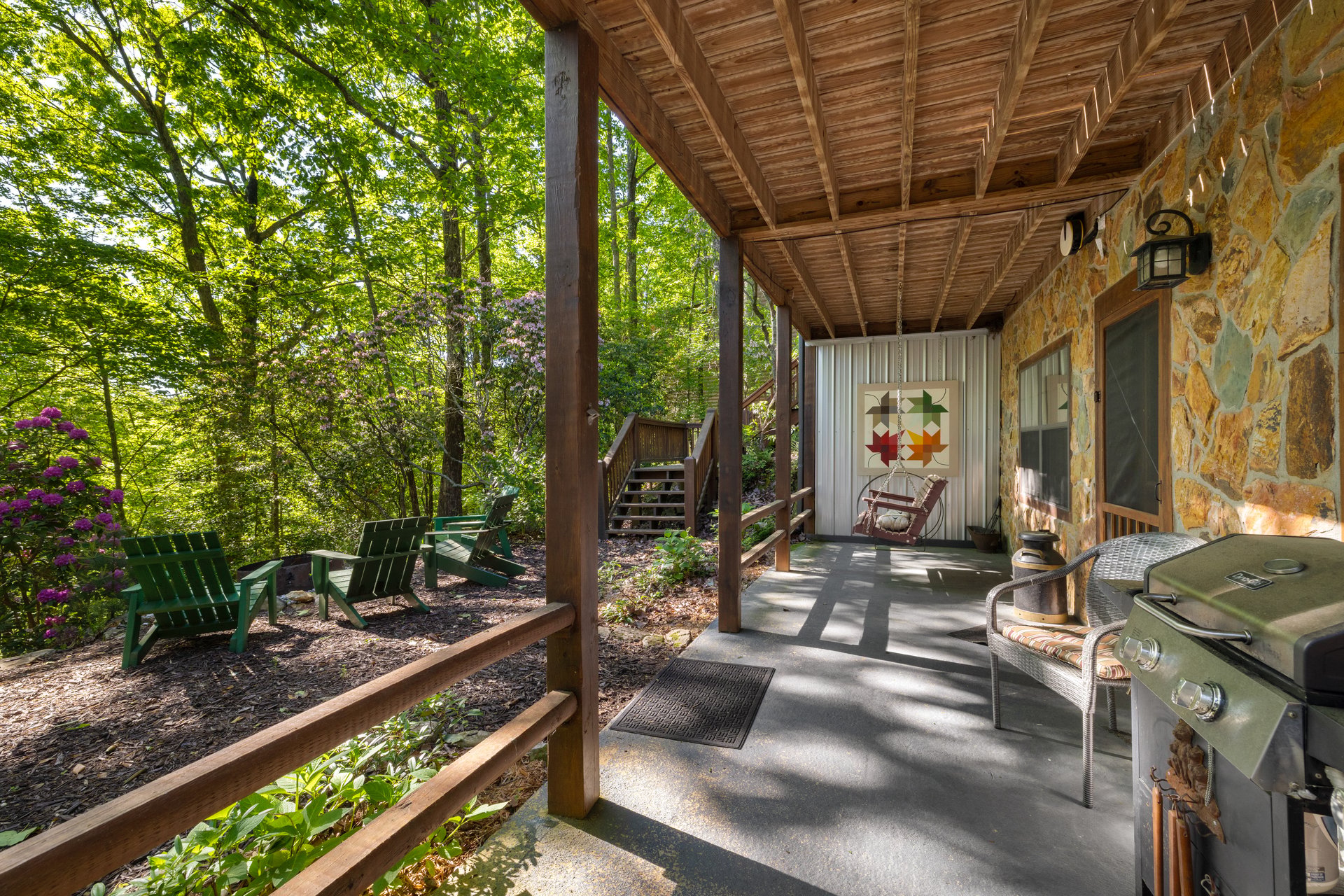 90 Holloway Circle, Blue Ridge, GA 30513
