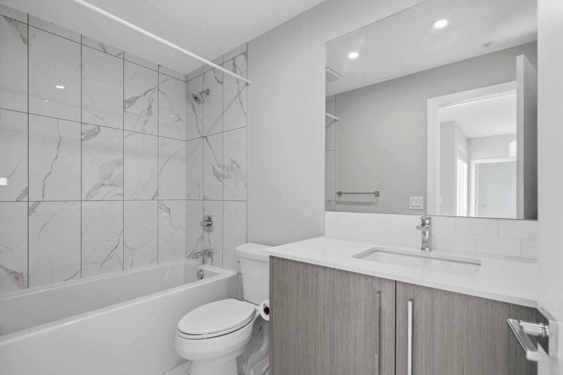 383 Smith Street NW Unit: 402